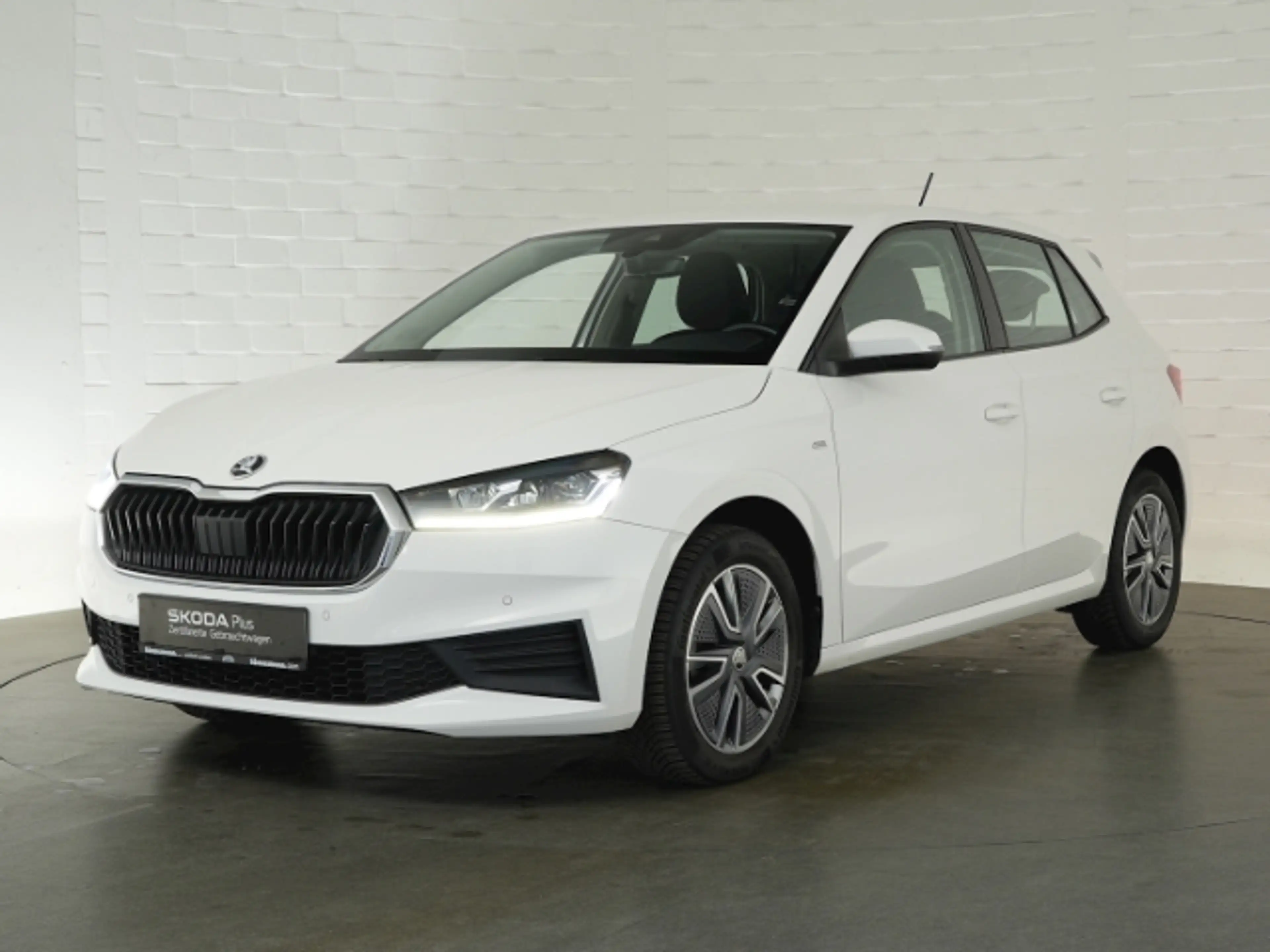 Skoda Fabia TSI TOUR+SITZHEIZUNG+LED LICHT+PARKPILOT VO+HI+SMA — photo 2
