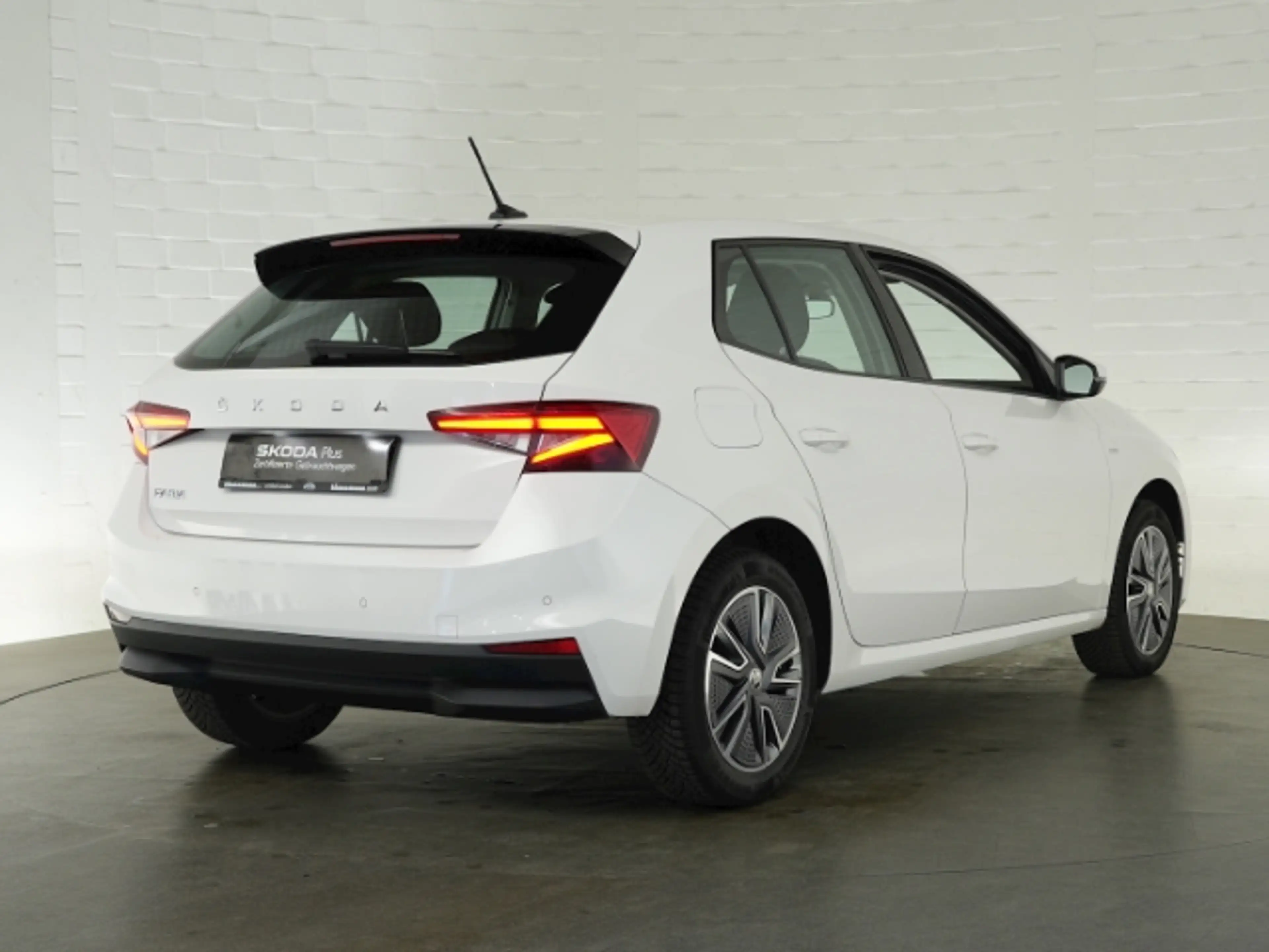 Skoda Fabia TSI TOUR+SITZHEIZUNG+LED LICHT+PARKPILOT VO+HI+SMA — photo 3