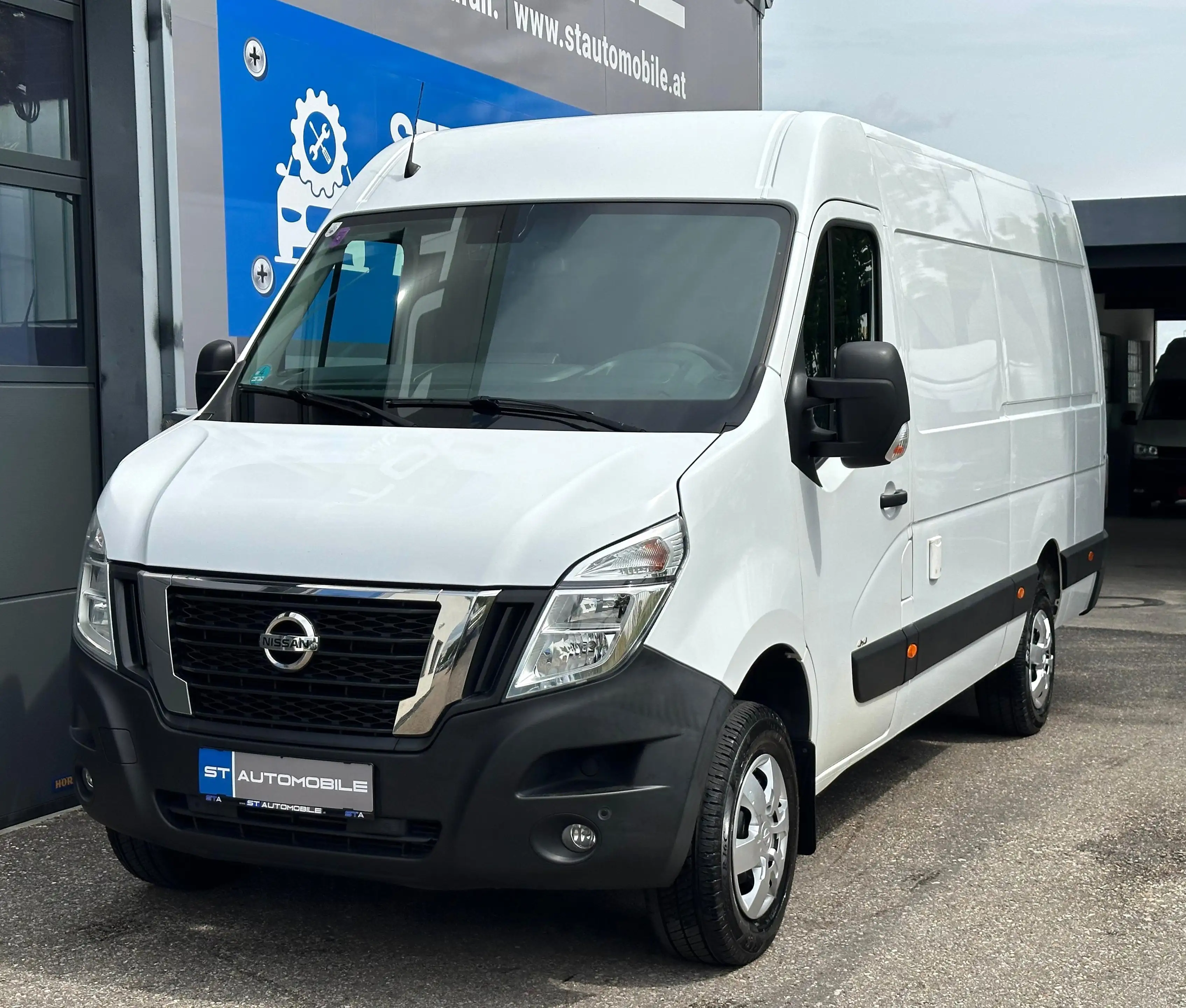 Nissan NV400 Kastenwagen L4H2 2,3dci 4x4 // 1.BESITZ // — photo 2