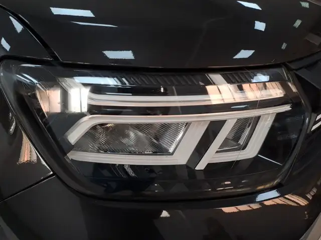 Dacia Duster view 8