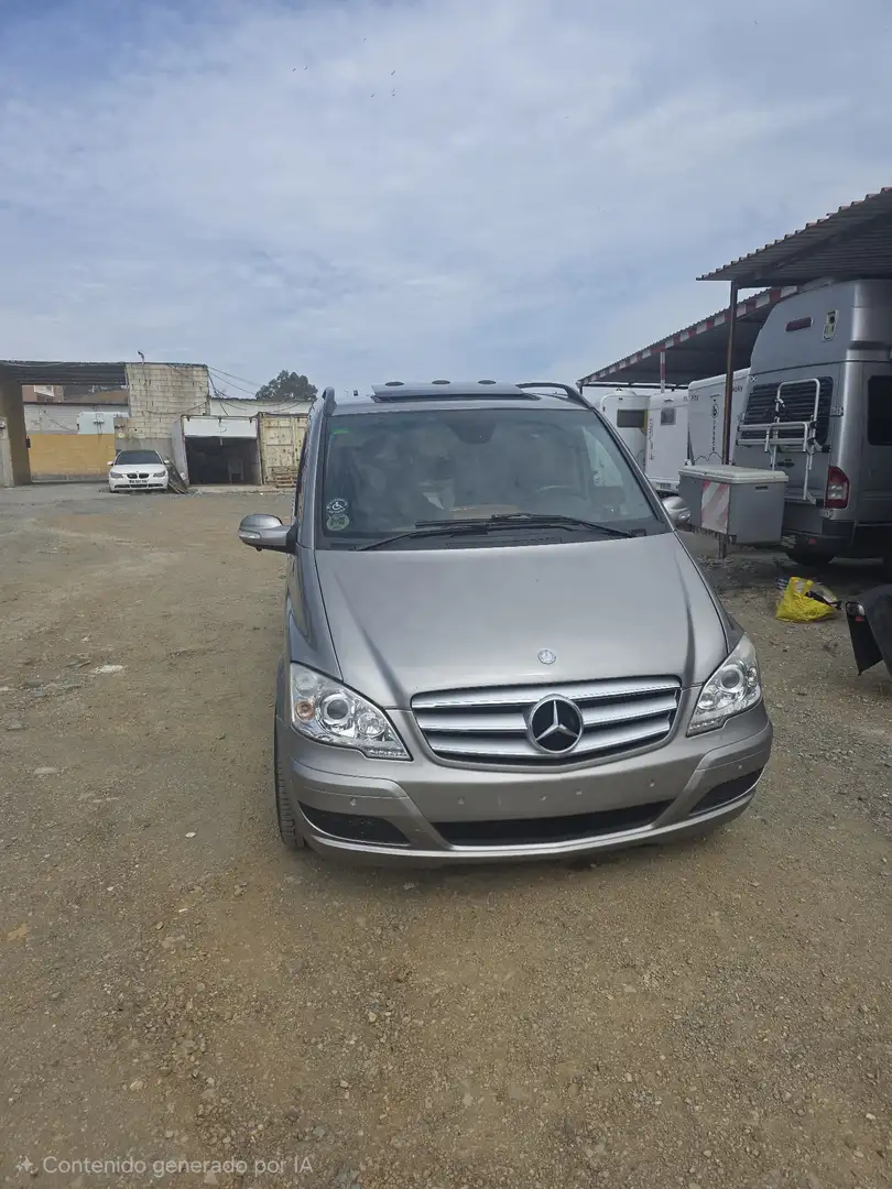 Mercedes-Benz Viano 3.0CDI Advantgarde Larga Aut. Oro - 2