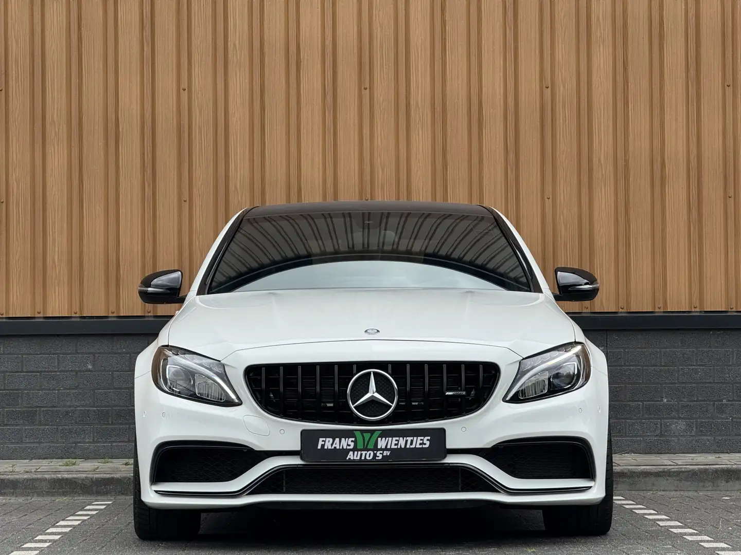 Mercedes-Benz C 63 AMG | 19" Lichtmetaal | Camera | LED | Leder | Cruise Wit - 2