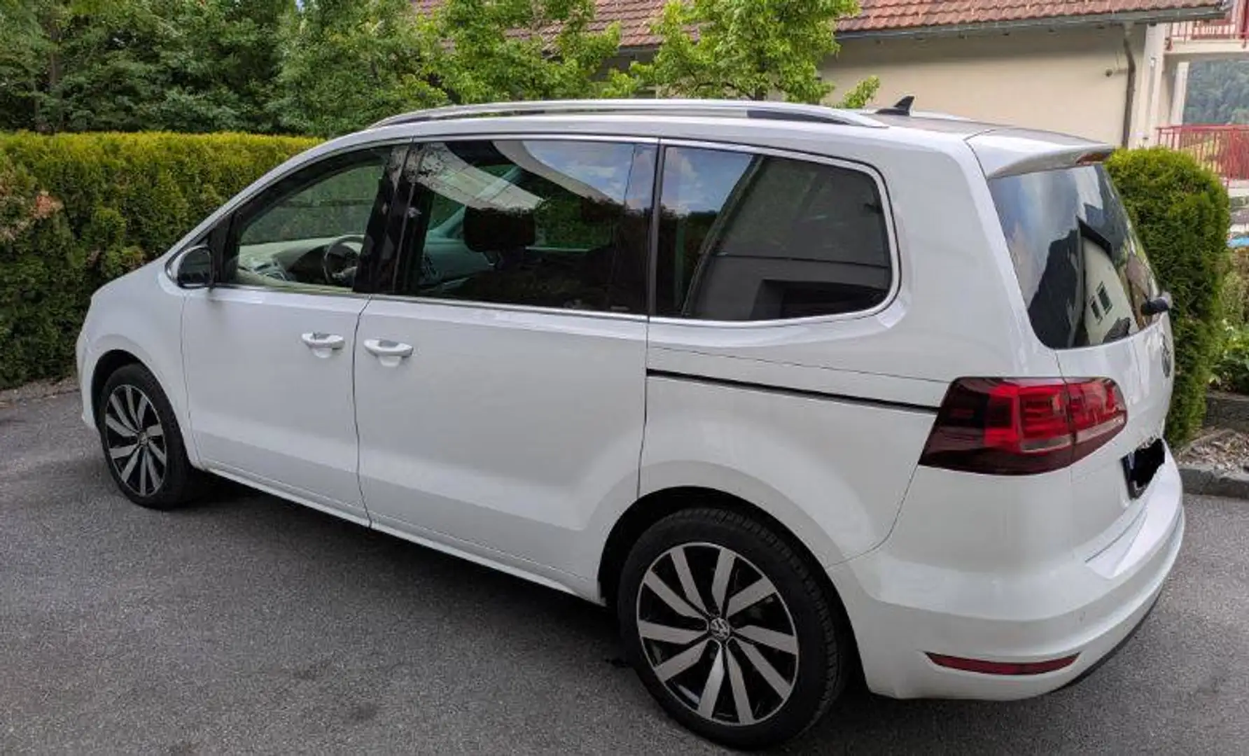 Volkswagen Sharan Highline 2,0 TDI DSG 4Motion, 7 Sitzer, AHK Weiß - 2