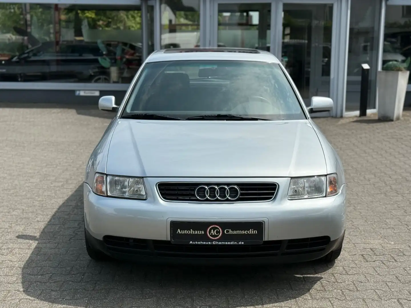 Audi A3 1.6 Ambition Silber - 1
