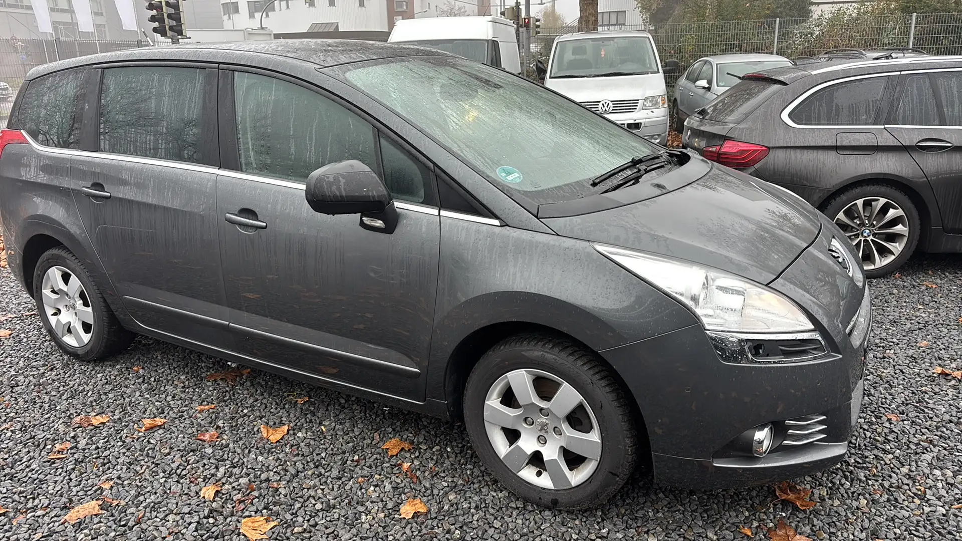 Peugeot 5008 Access Grau - 2