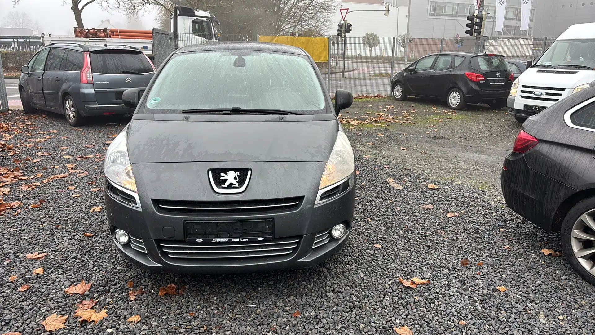 Peugeot 5008 Access Grau - 1