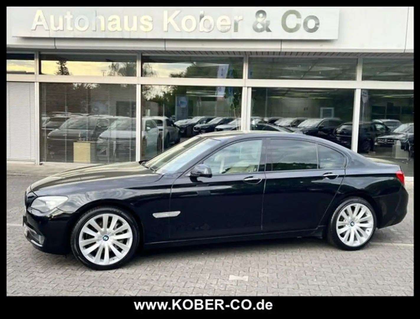 BMW 730 730dA LEDER+NAVI+SHZ+XENON+TEMPOMAT+FINANZIERUNG Černá - 1