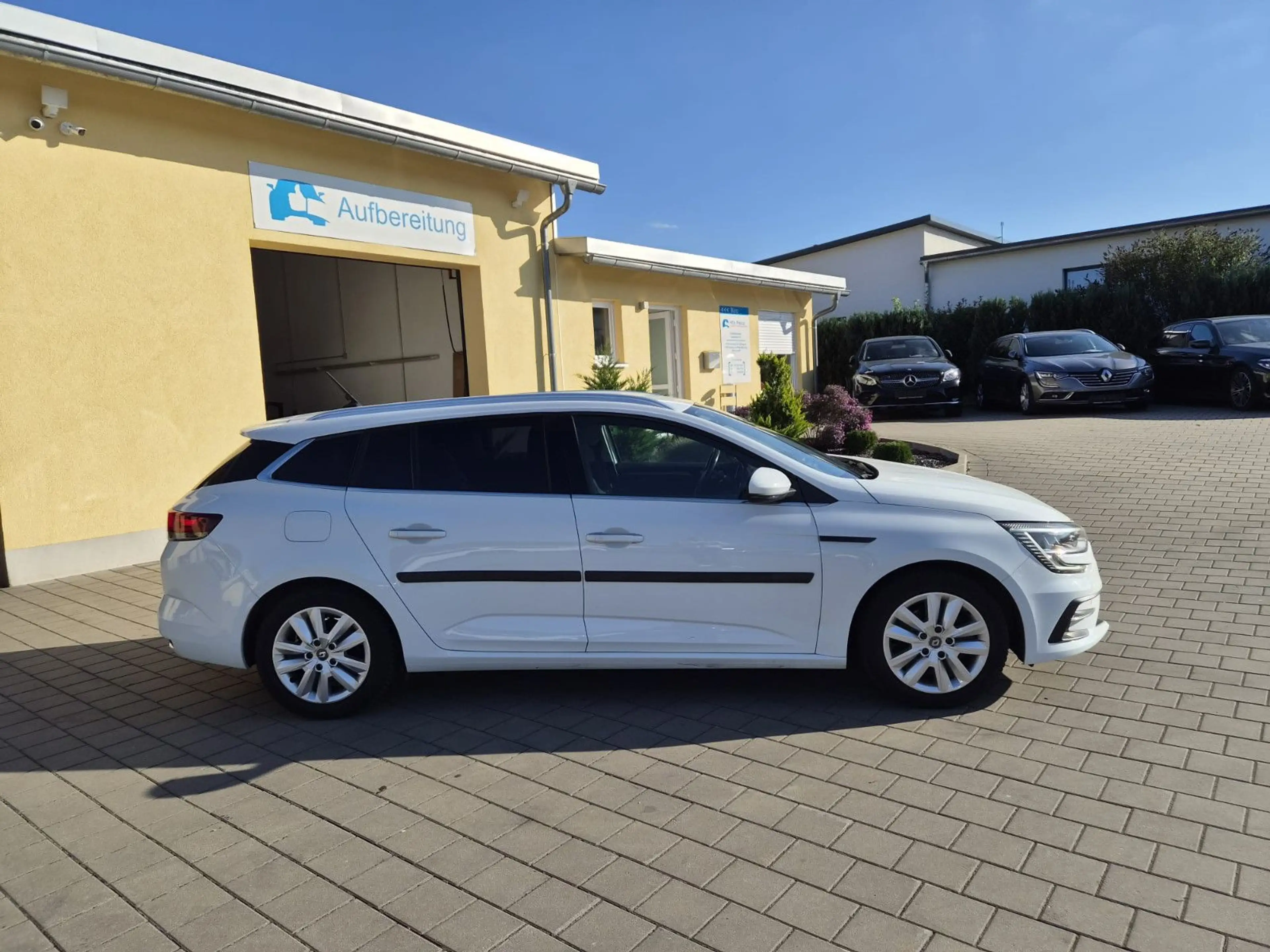 Renault Megane IV Grandtour BusinessEdition*Kamera*1Hand — photo 5