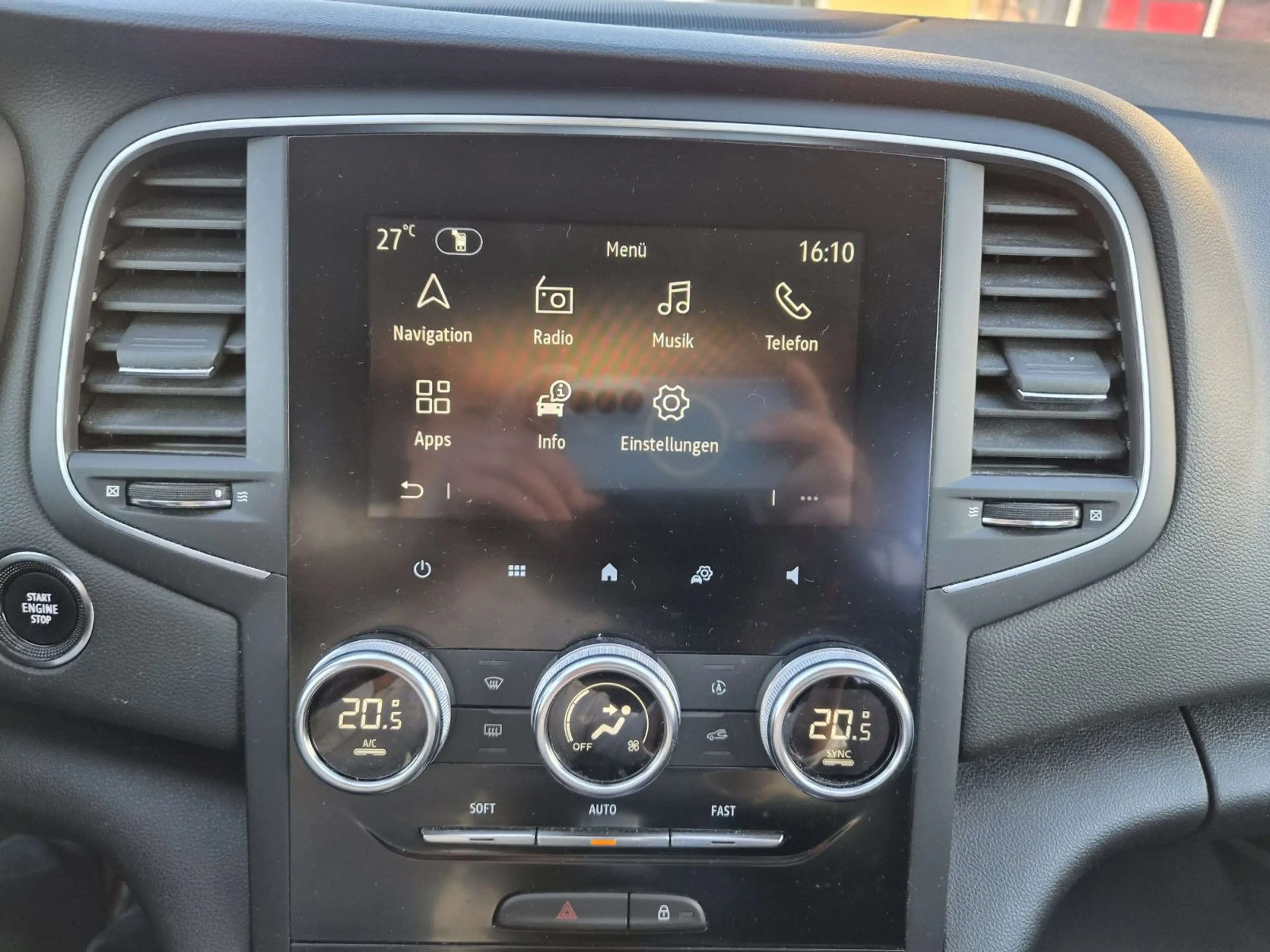 Renault Megane IV Grandtour BusinessEdition*Kamera*1Hand — photo 13