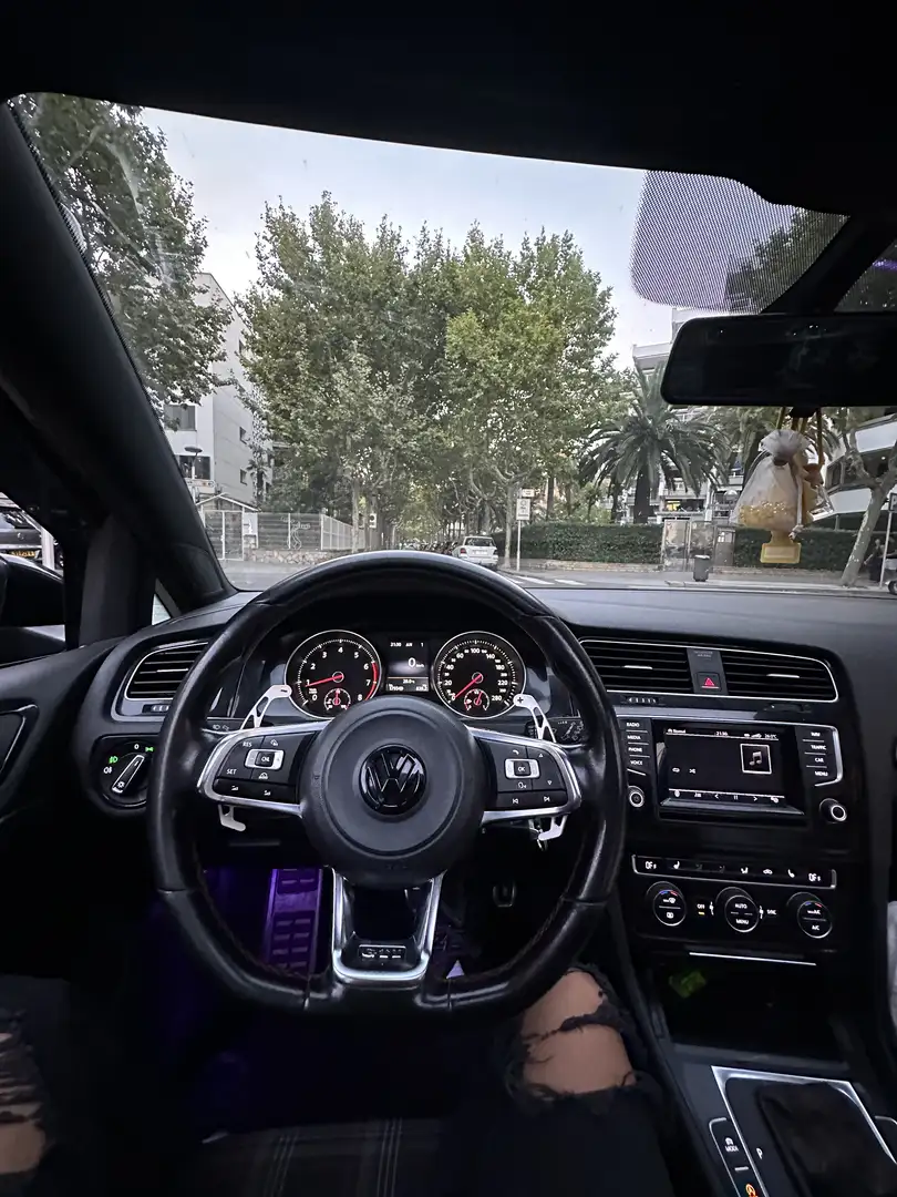 Volkswagen Golf GTI 2.0 TSI Performance DSG 230 - 2
