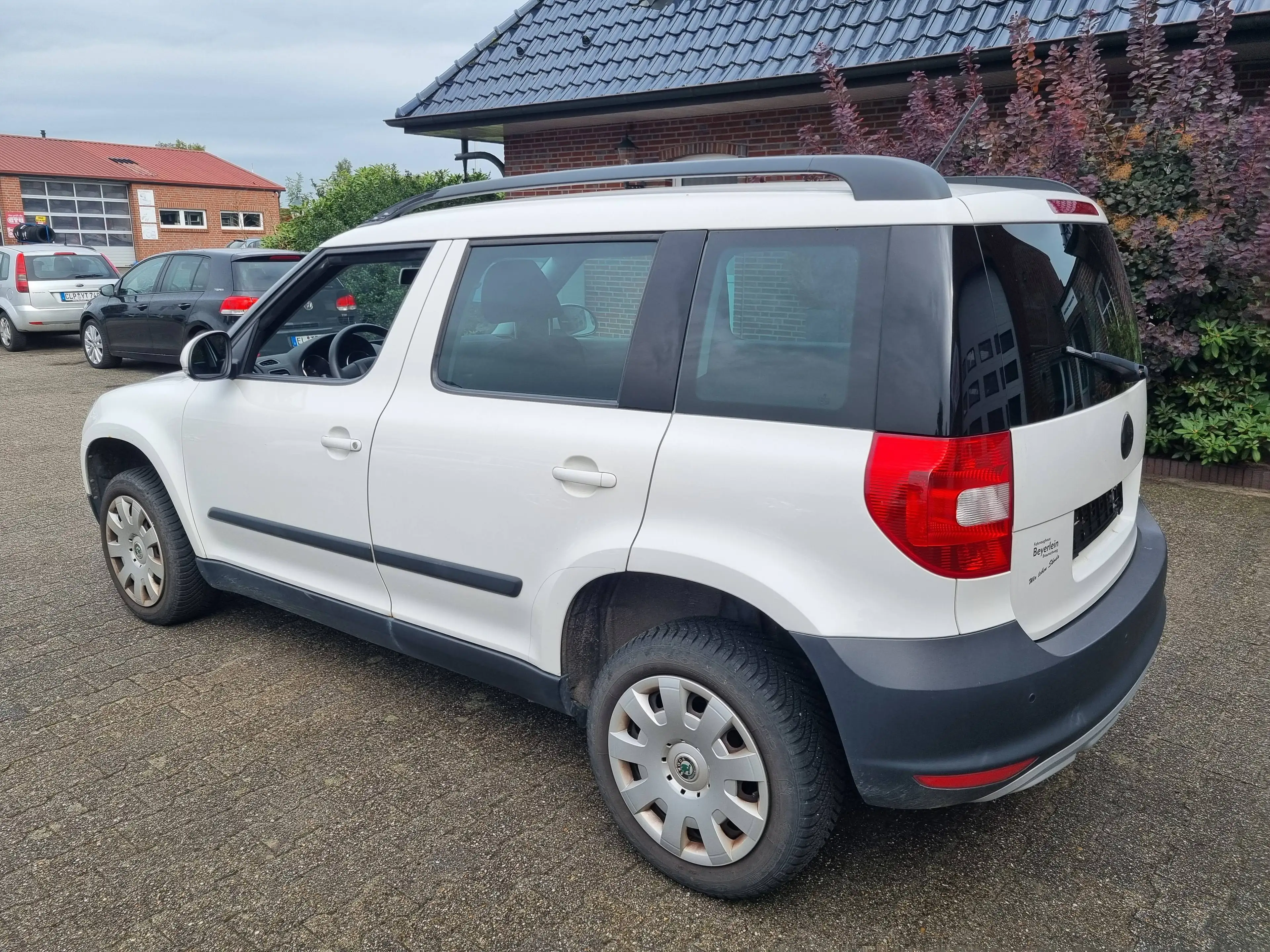 Skoda Yeti Yeti 1.2 TSI Active PLUS EDITION — photo 3