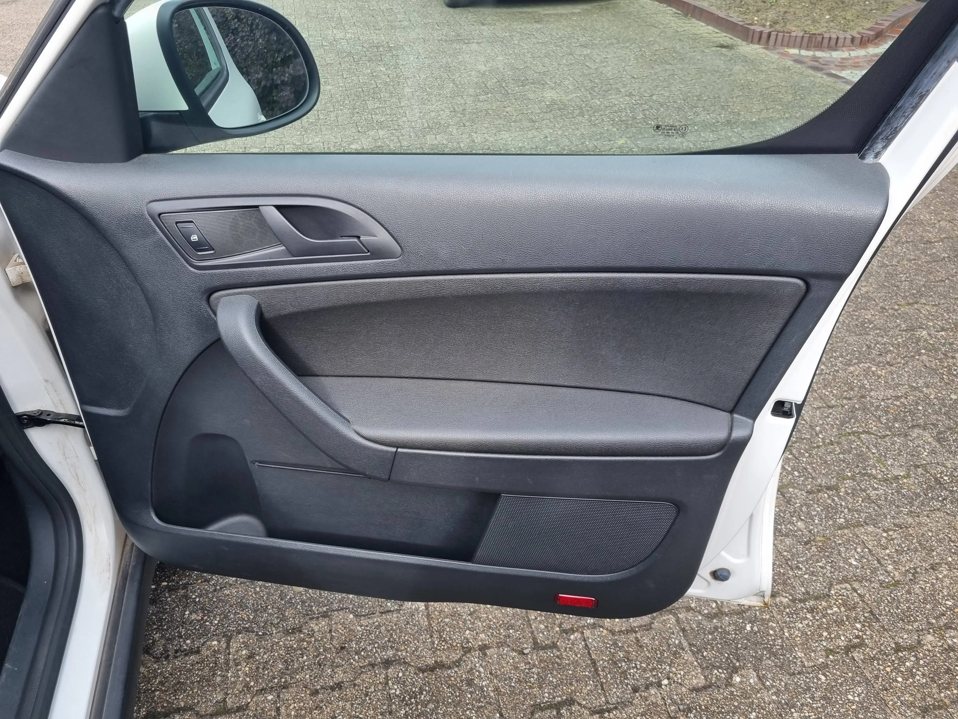 Skoda Yeti Yeti 1.2 TSI Active PLUS EDITION — photo 16