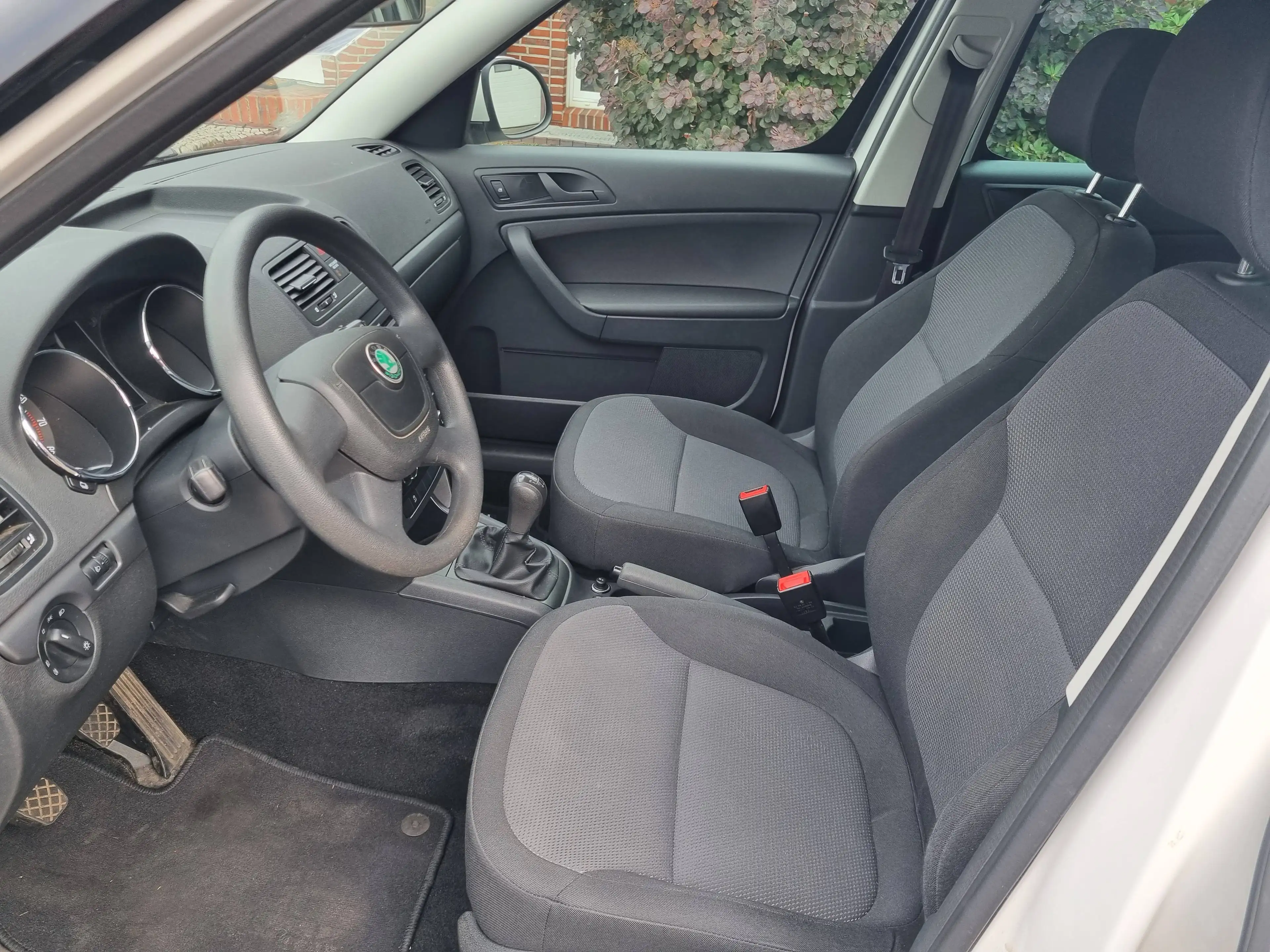 Skoda Yeti Yeti 1.2 TSI Active PLUS EDITION — photo 8