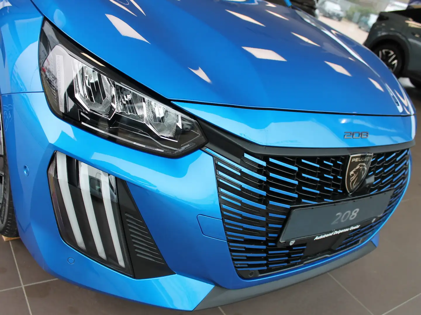 Peugeot 208 Allure 100 Sicht&Navi Paket Blau - 2