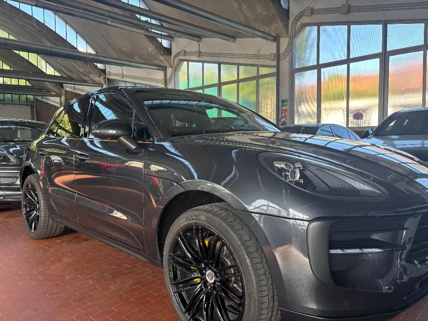 Porsche Macan 2.0 245cv -tetto panoramico cerchi da 21"-scarichi Grigio - 2