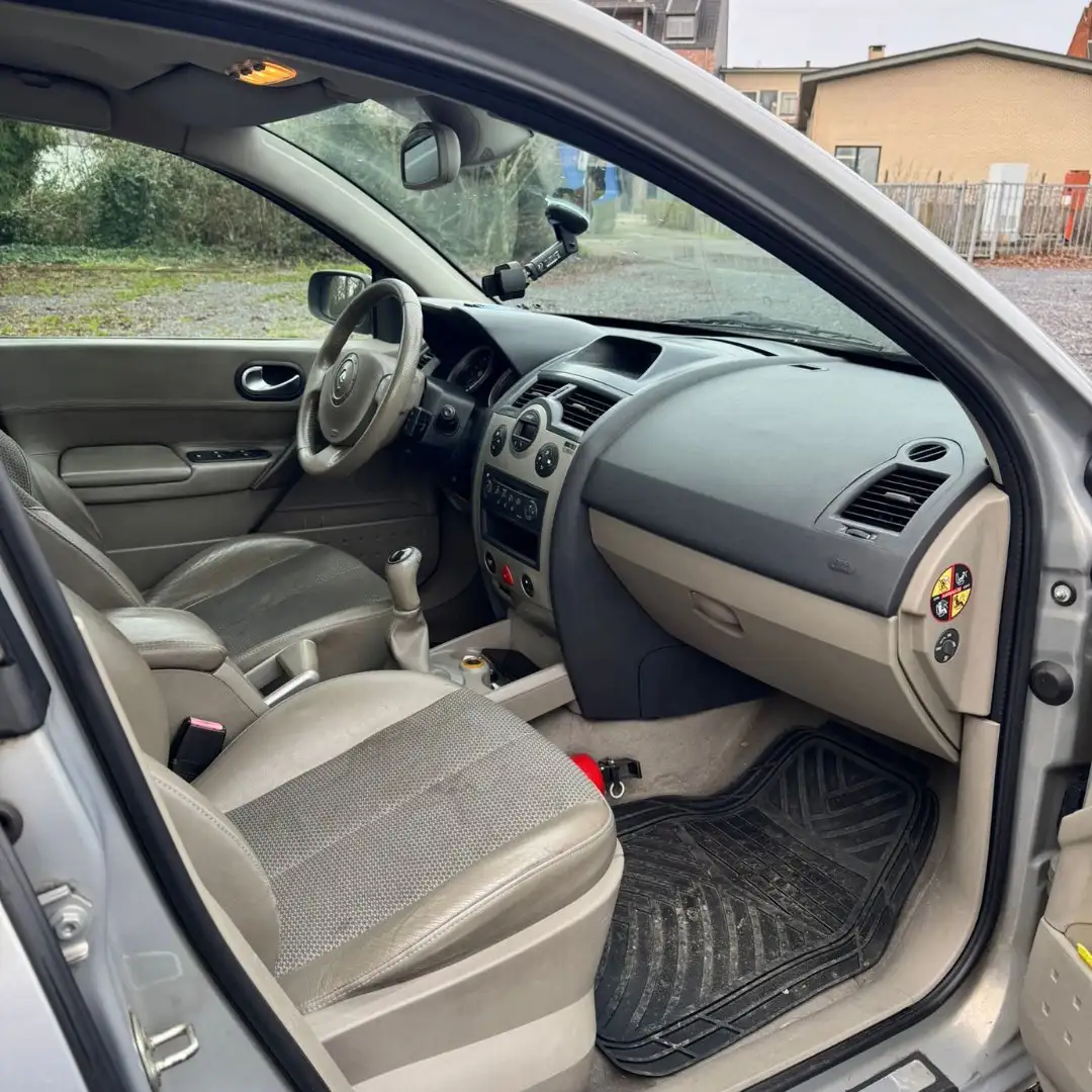 Renault Megane Megane 1.6 Confort Dynamique Zilver - 2