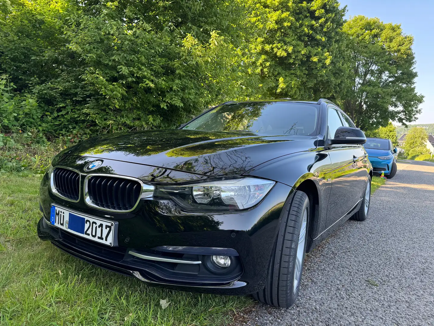 BMW 320 3er Touring 320i Touring Sport Line Czarny - 2