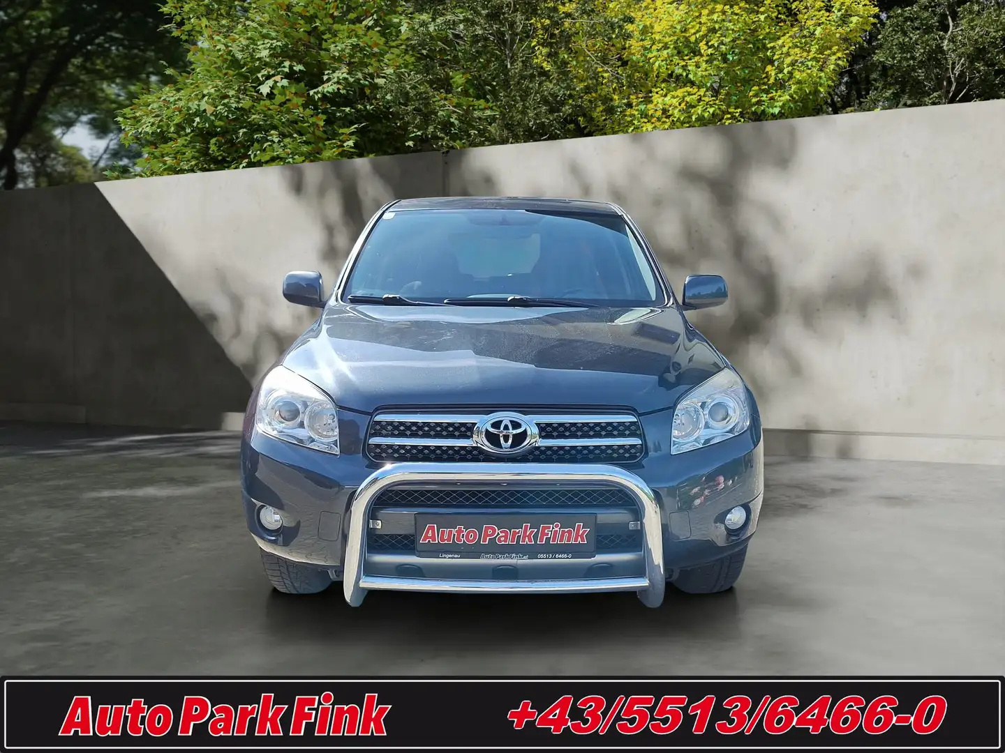 Toyota RAV 4 2,2 D-4D 135 DPF Grau - 2