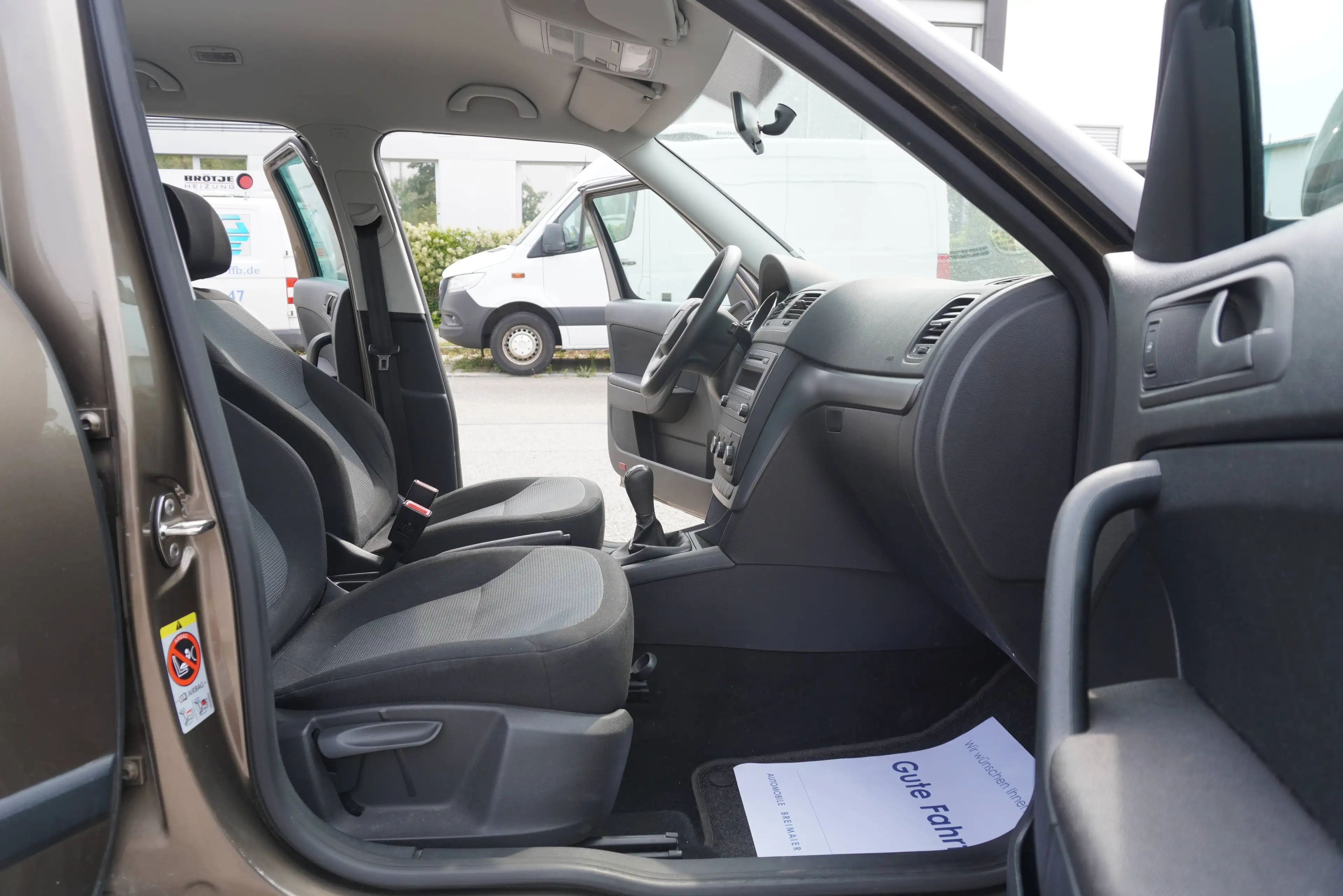 Skoda Yeti ACTIVE PLUS EDITION*TÜV NEU*KLIMA*SHZG*PDC* — photo 7