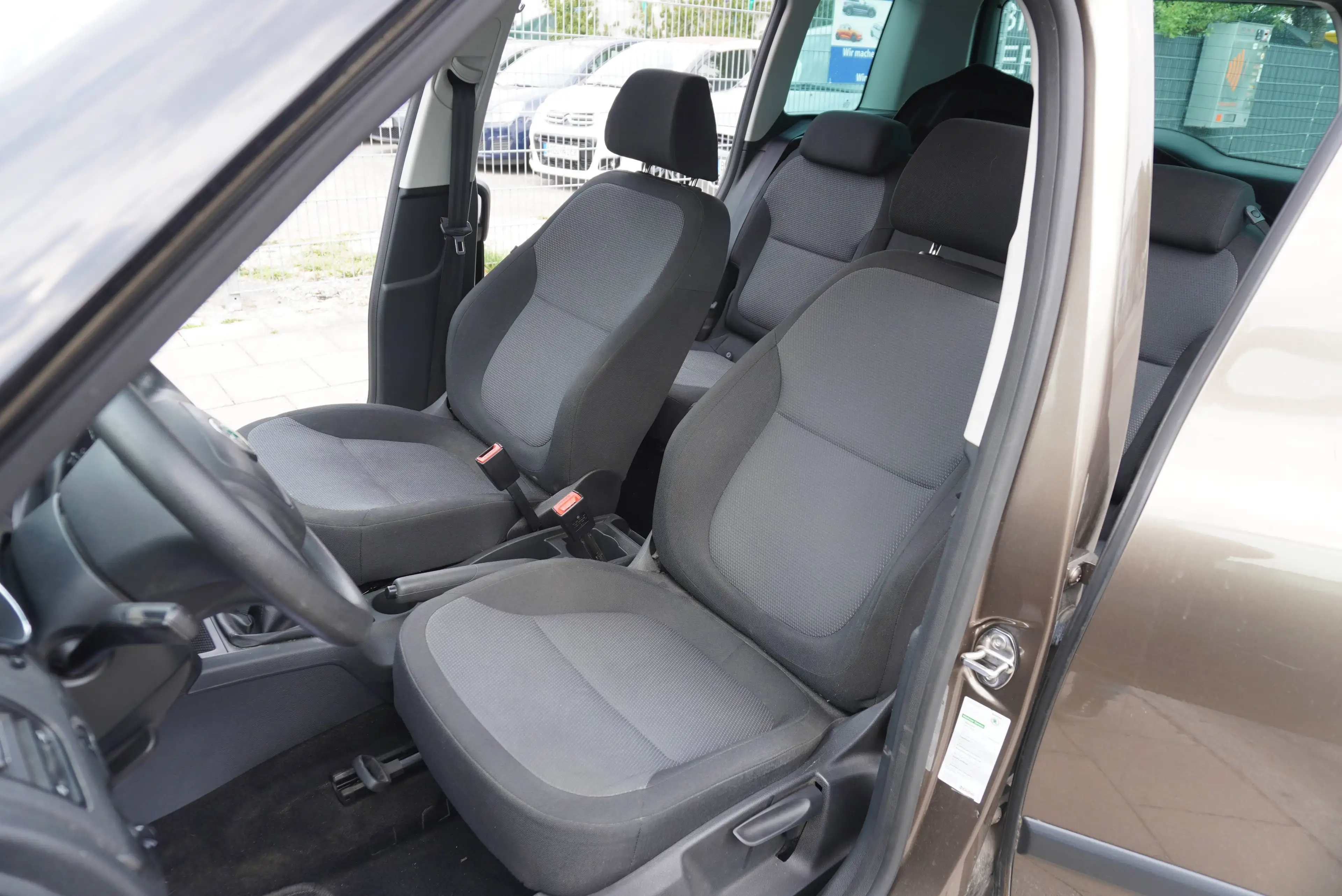 Skoda Yeti ACTIVE PLUS EDITION*TÜV NEU*KLIMA*SHZG*PDC* — photo 12