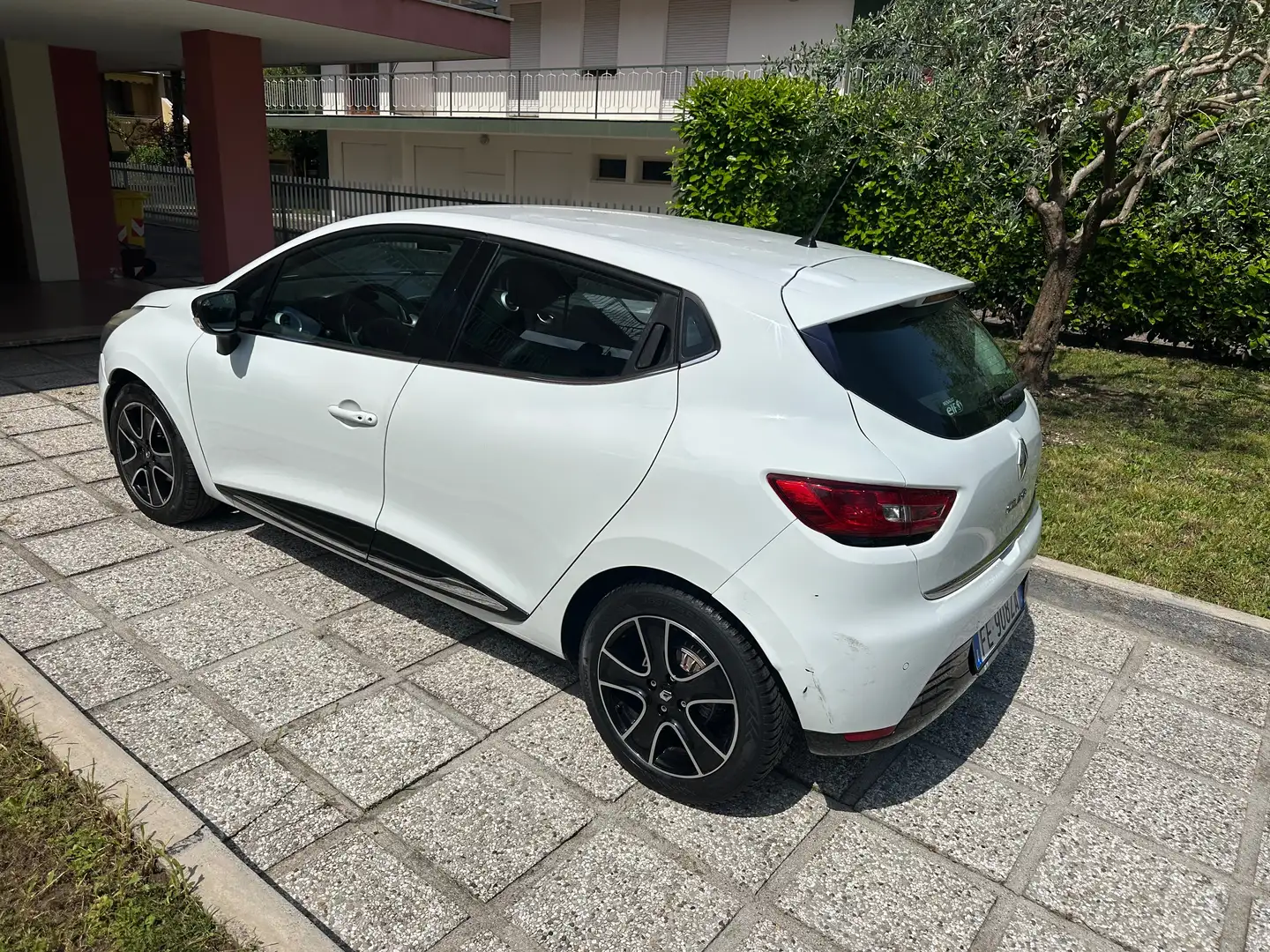Renault Clio Clio IV 2012 5p 1.5 dci energy Zen 90cv edc Bianco - 2