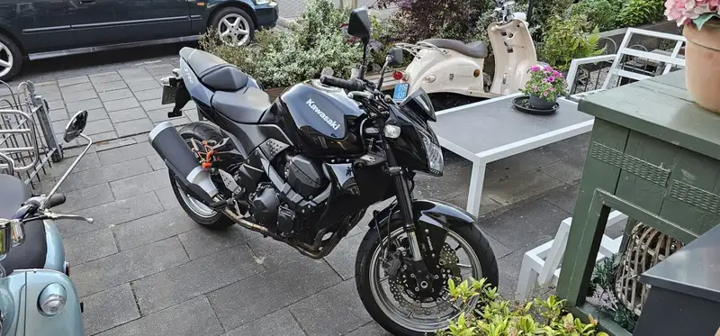 Kawasaki Z750 - foto 2