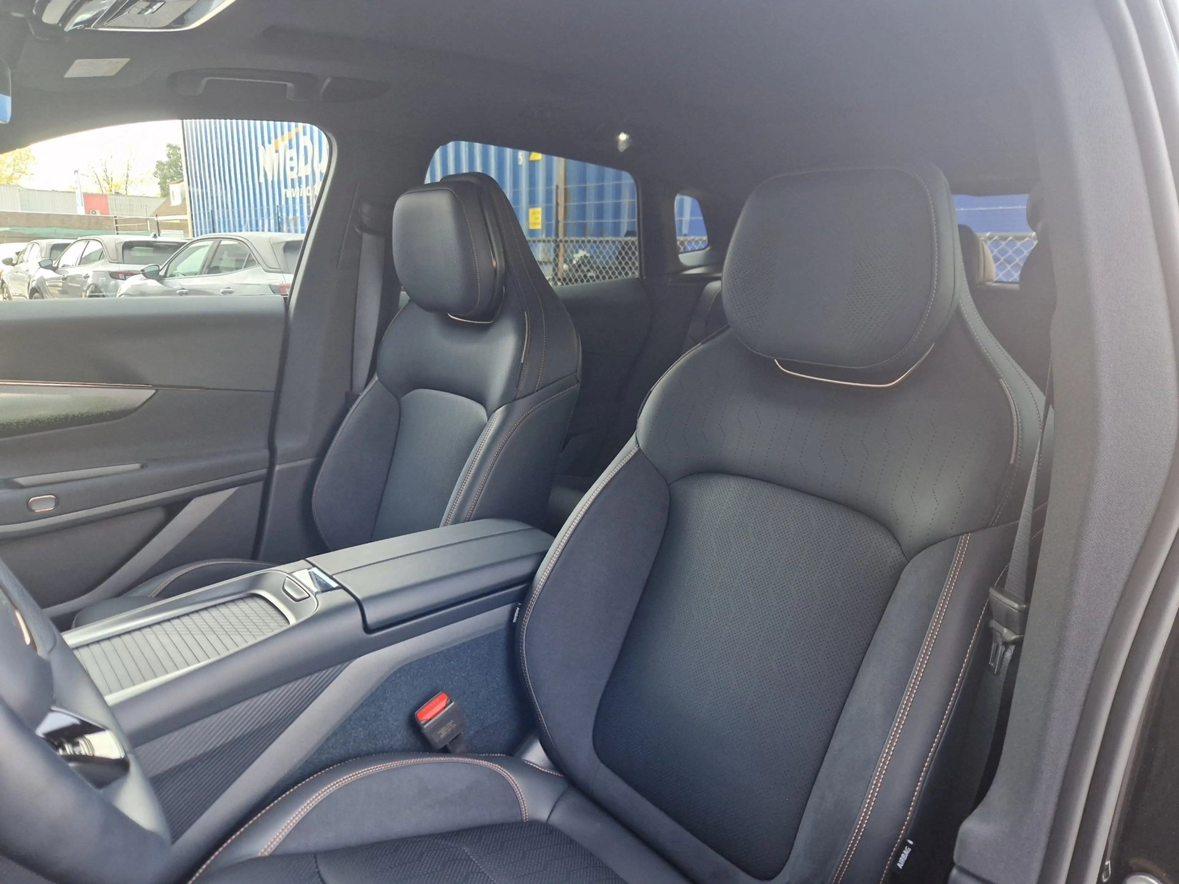 Lynk & Co 08 1.5 PHEV More /200 km WLTP /Direct beschikbaar. — photo 9
