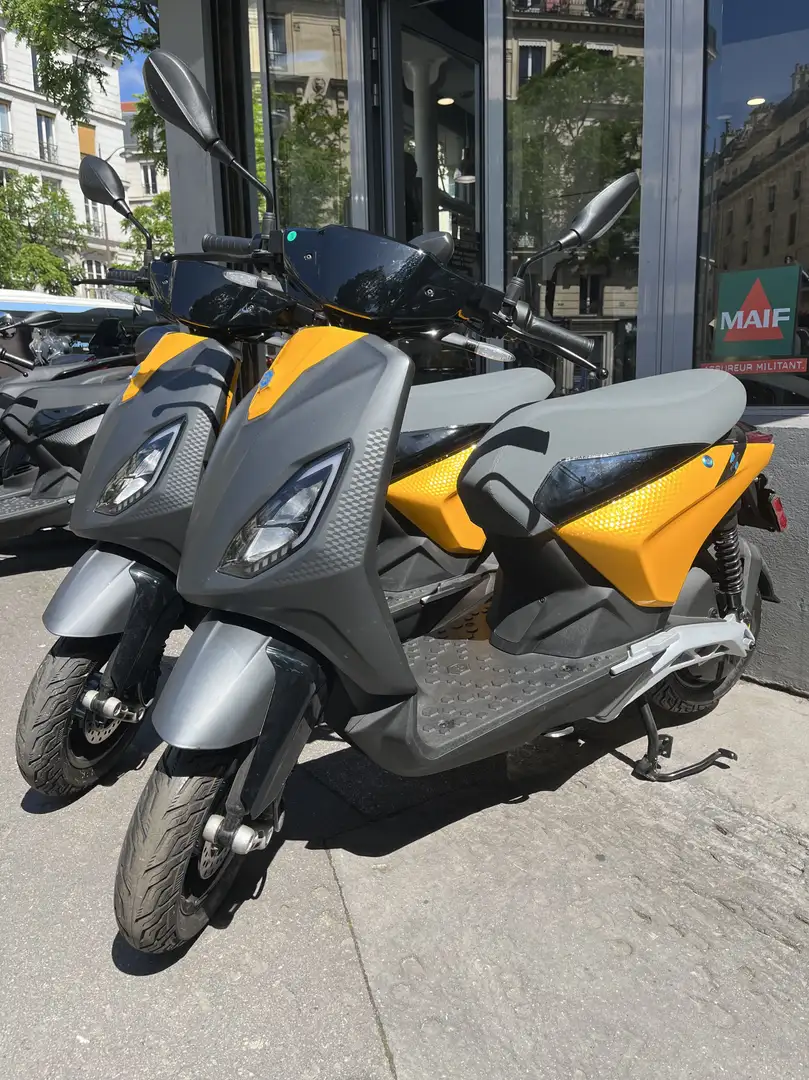 Piaggio Amarillo - 1
