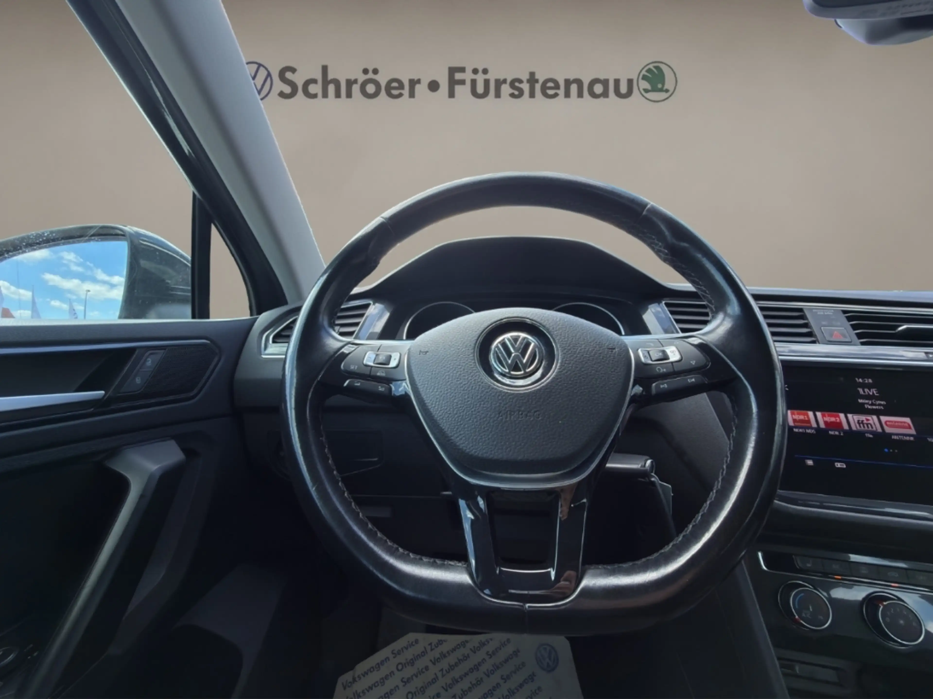 Volkswagen Tiguan 2.0 TDI DSG (nur an Händler/Export) — photo 14