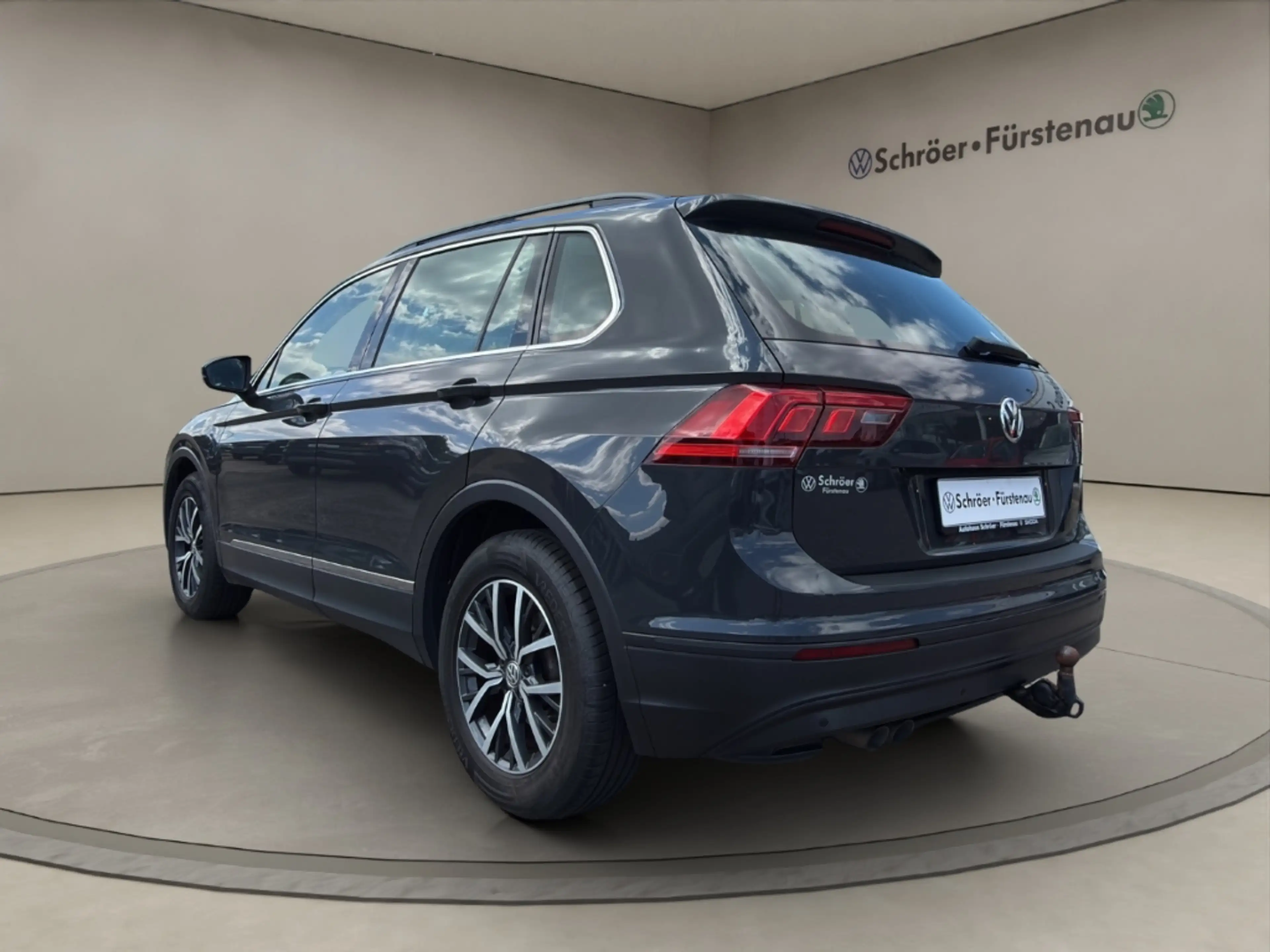 Volkswagen Tiguan 2.0 TDI DSG (nur an Händler/Export) — photo 3