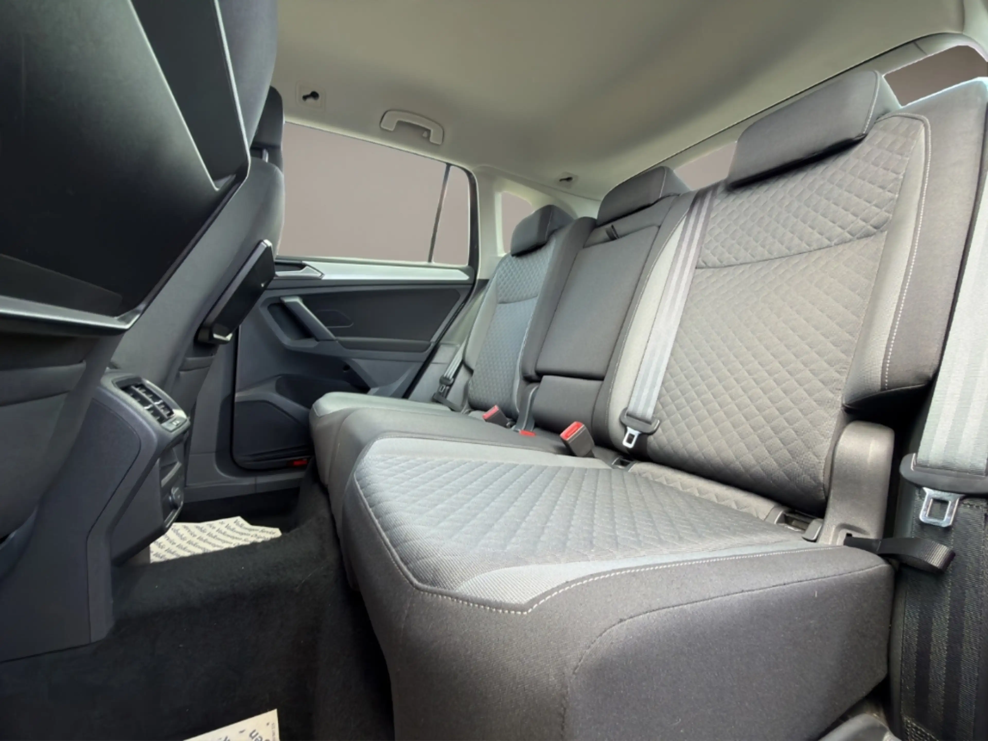 Volkswagen Tiguan 2.0 TDI DSG (nur an Händler/Export) — photo 11