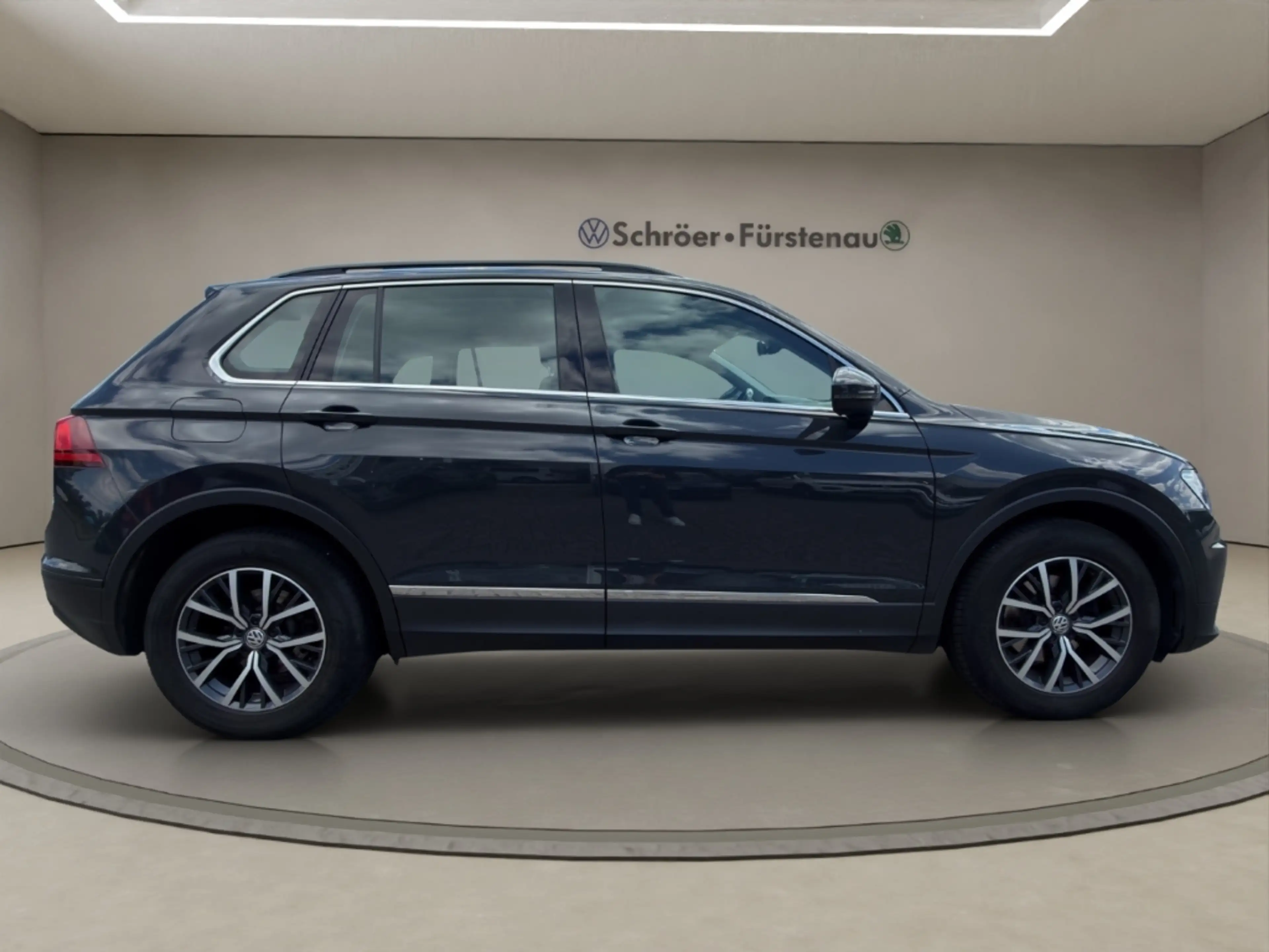 Volkswagen Tiguan 2.0 TDI DSG (nur an Händler/Export) — photo 6