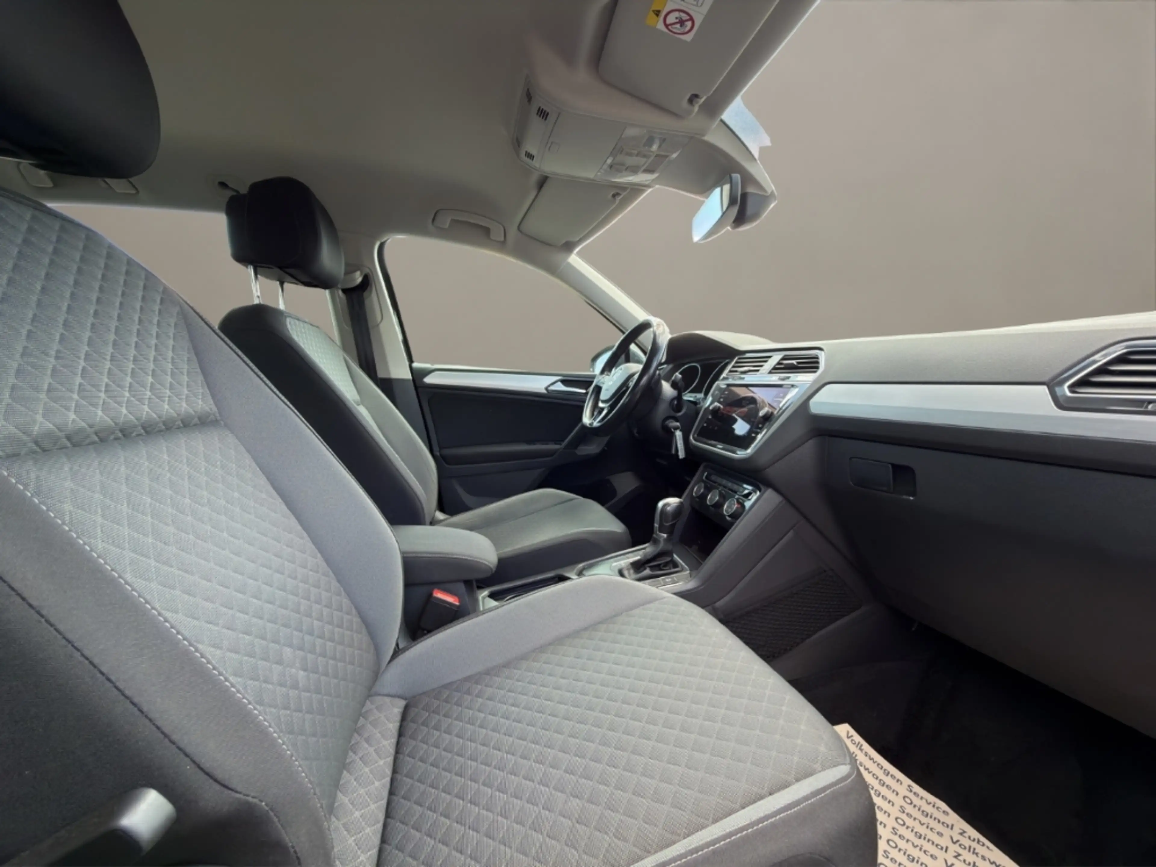 Volkswagen Tiguan 2.0 TDI DSG (nur an Händler/Export) — photo 12