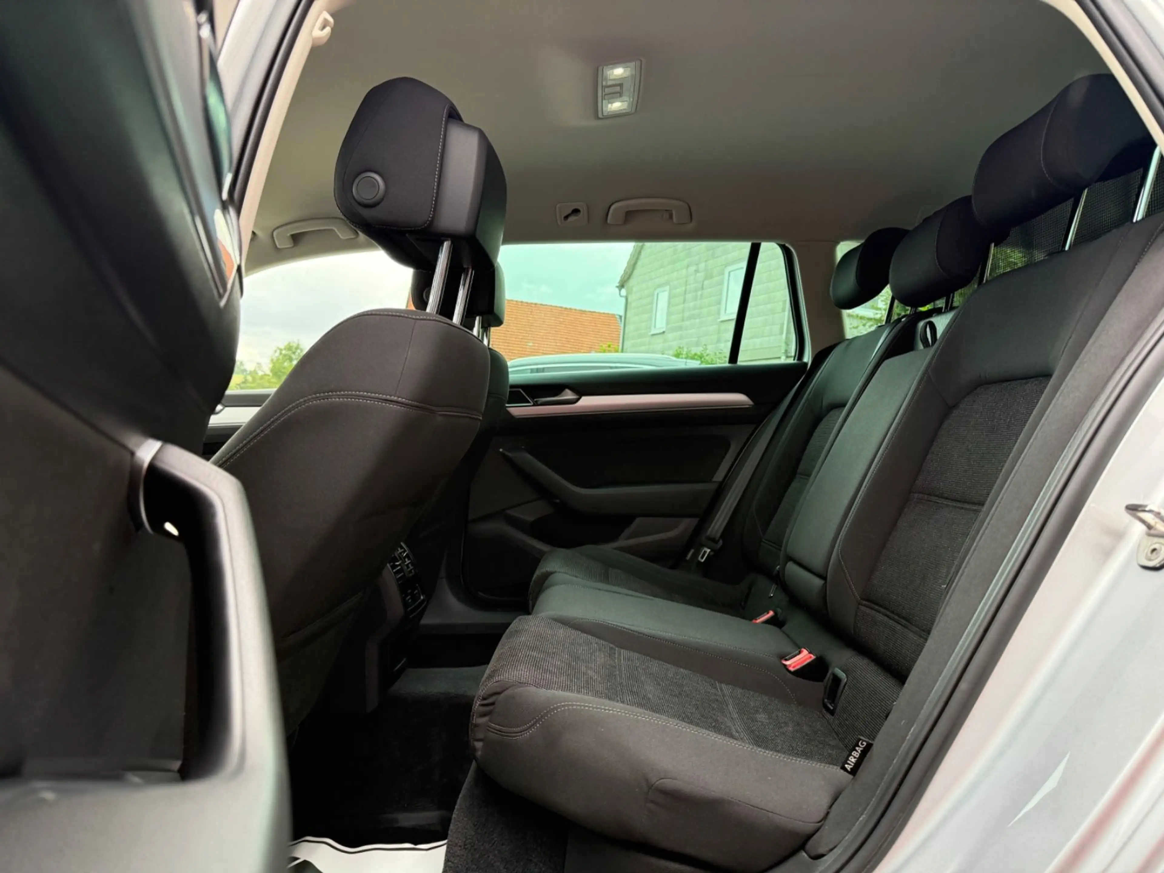 Volkswagen Passat Variant 2.0 TDI DSG/KEYLESS/PRO/FAP+ — photo 12