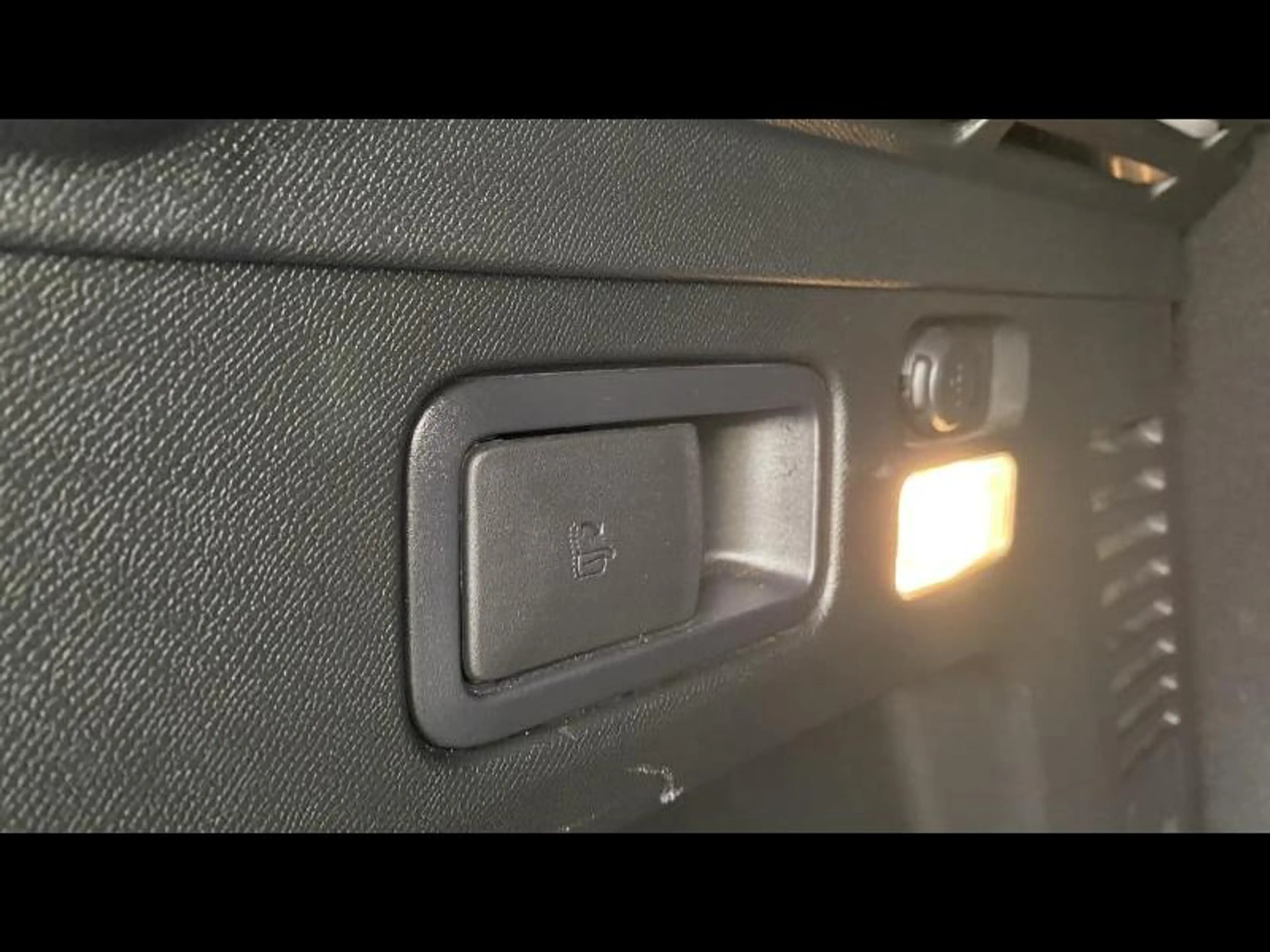 Peugeot 3008 allure es 130 — photo 11