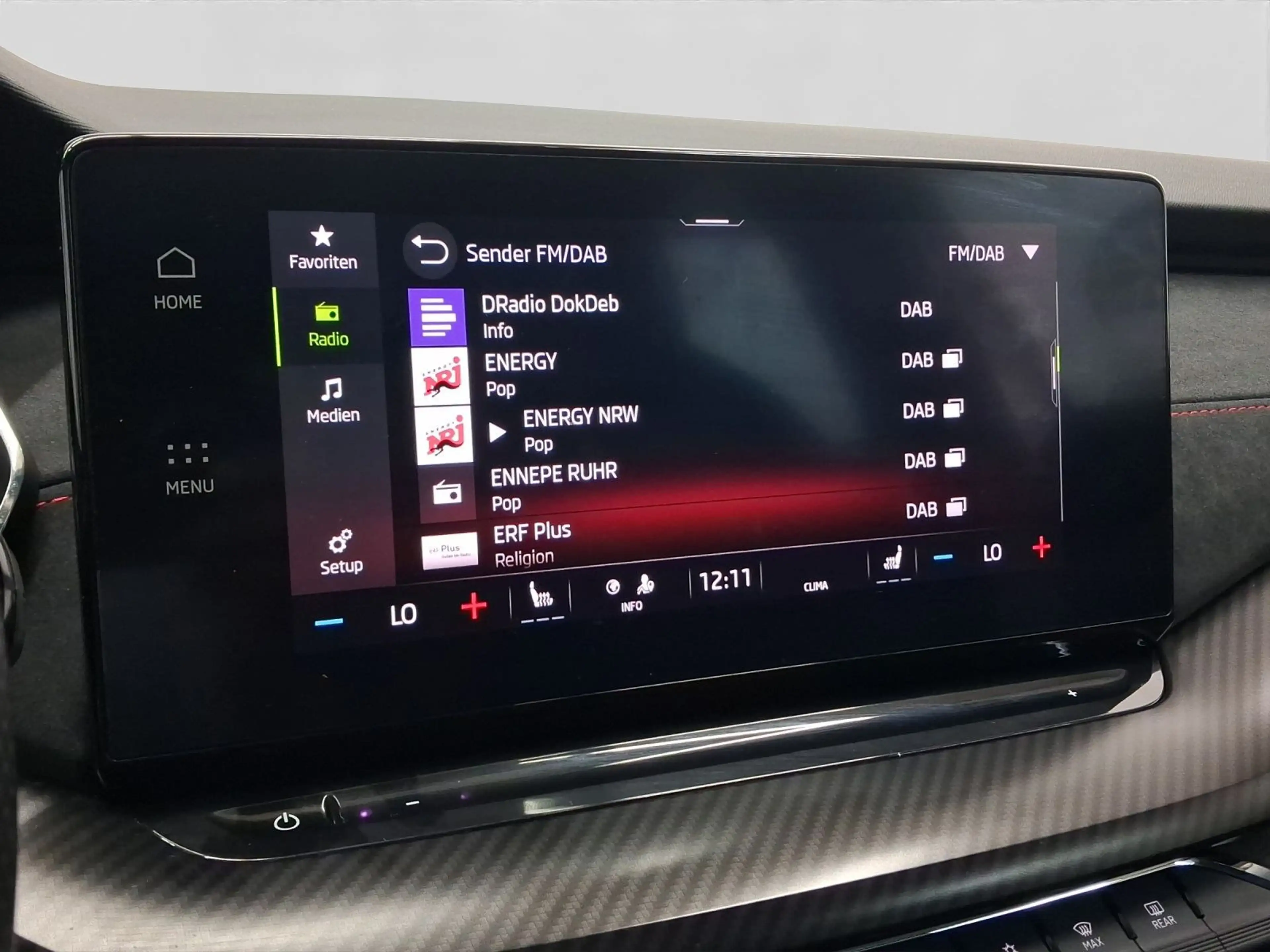 Skoda Octavia Combi 2.0 TDI DSG RS MATRIX PANO LM18 — photo 14