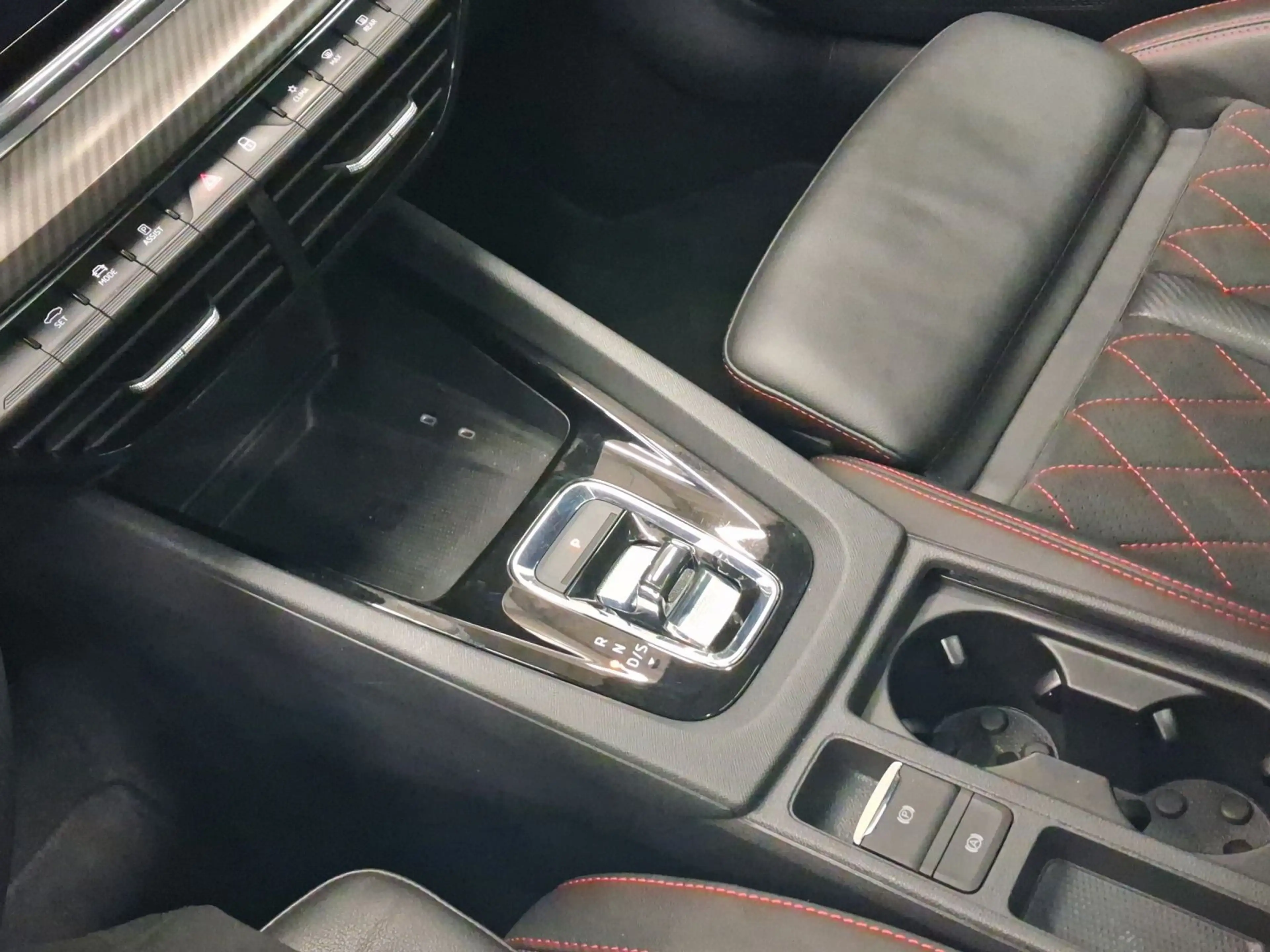 Skoda Octavia Combi 2.0 TDI DSG RS MATRIX PANO LM18 — photo 11