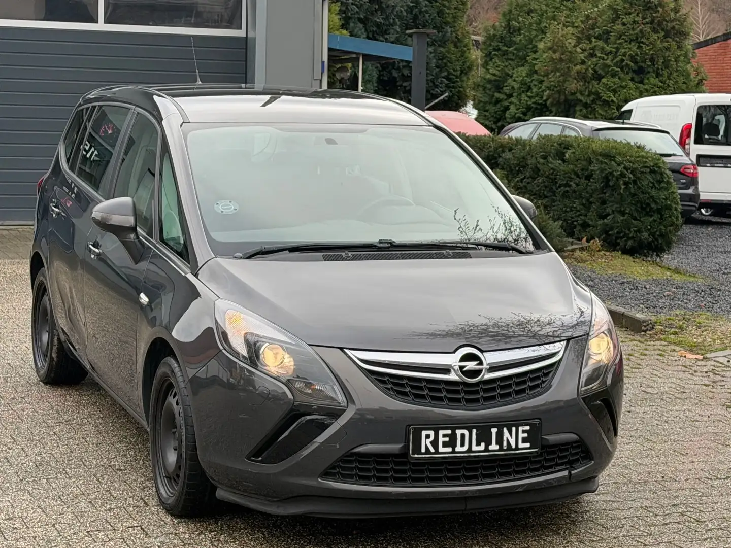 Opel Zafira C Tourer Selection /// 7 Sitze /// Grau - 2