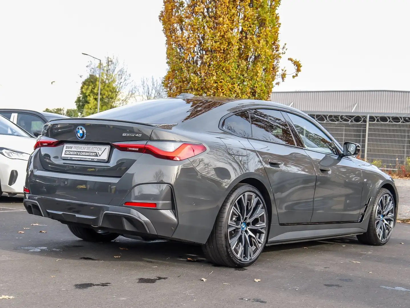 BMW i4 eDrive40 Gran Coupé M Sport HUD ACC AHK RFK NAVI Grau - 2
