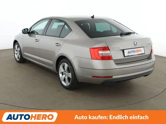 Skoda Octavia view 4
