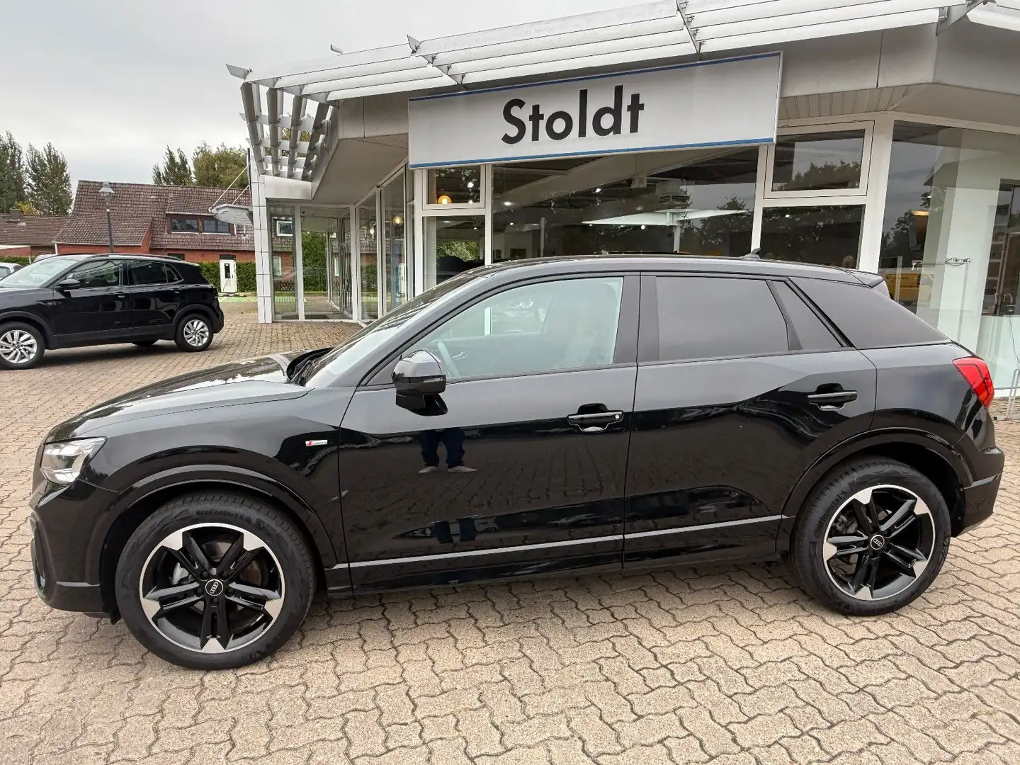 Audi Q2 35 TFSI S line S tronic AHK Schwarz - 2