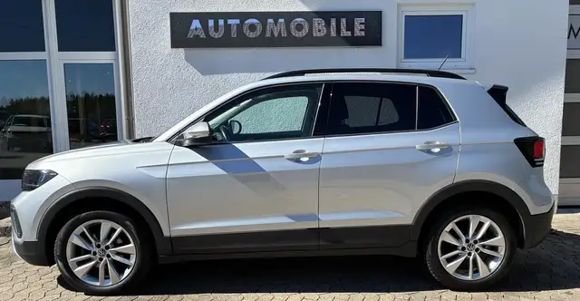 Volkswagen T-Cross view 4