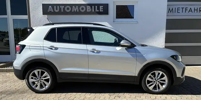 Volkswagen T-Cross view 5