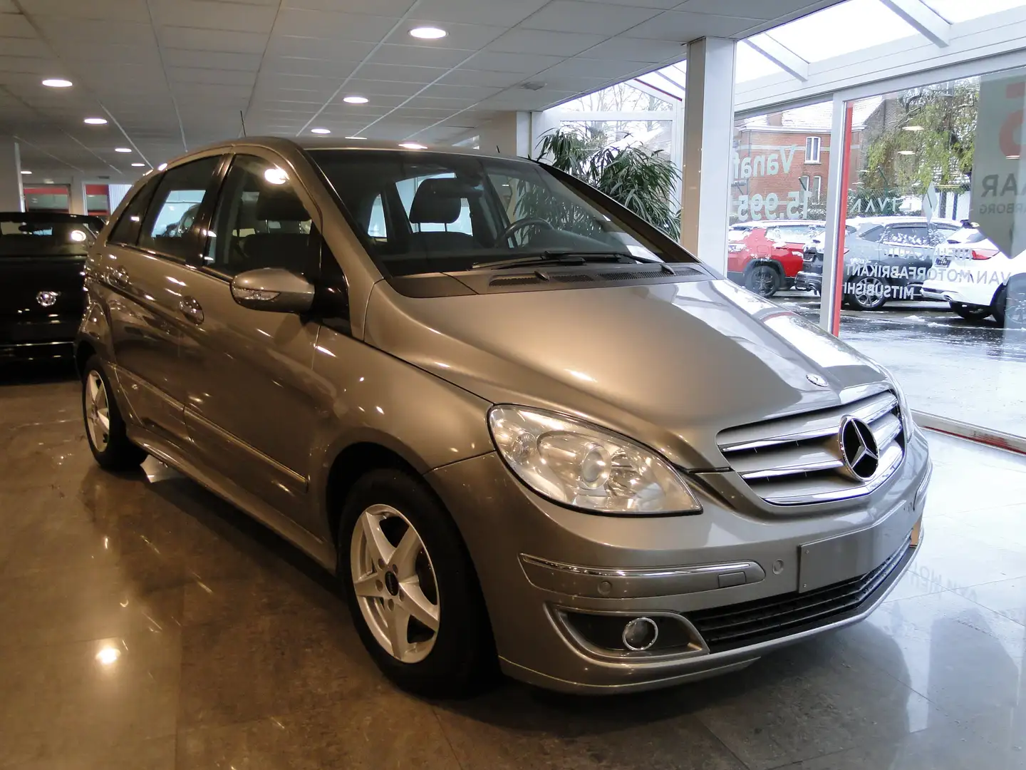 Mercedes-Benz B 150 B 150 avantgarde nieuwe staat Grau - 2