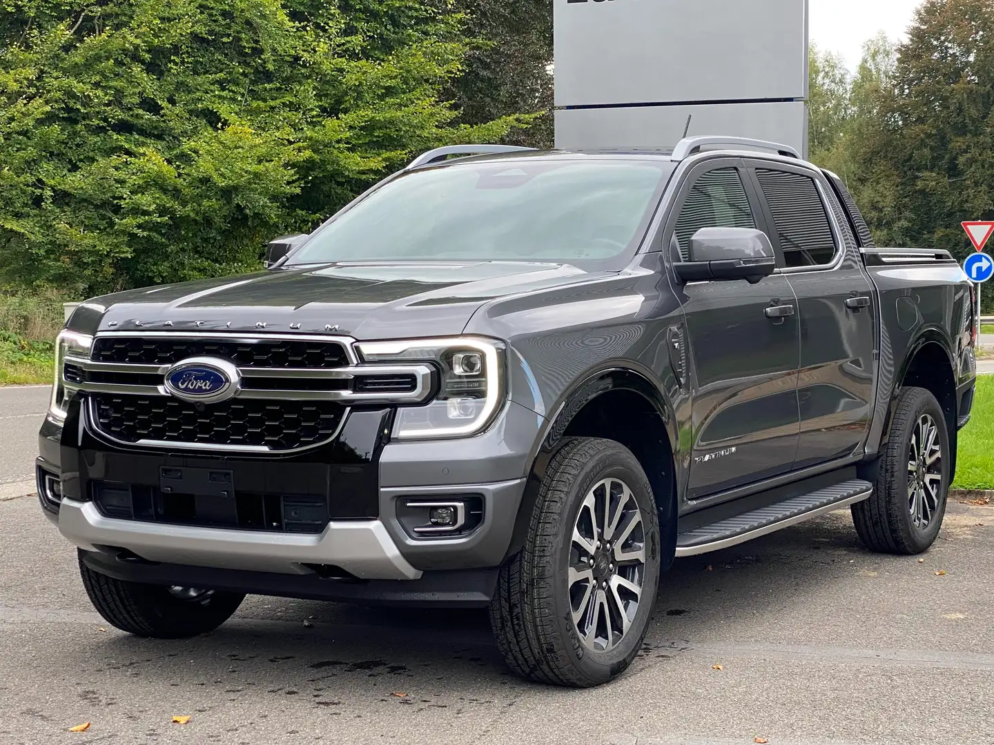 Ford Ranger Platinum 3.0L V6 240CH A10 + Volet Elec Grijs - 2