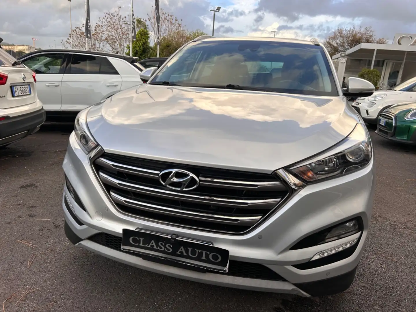 Hyundai TUCSON 1.7 CRDi DCT XPossible Grigio - 2