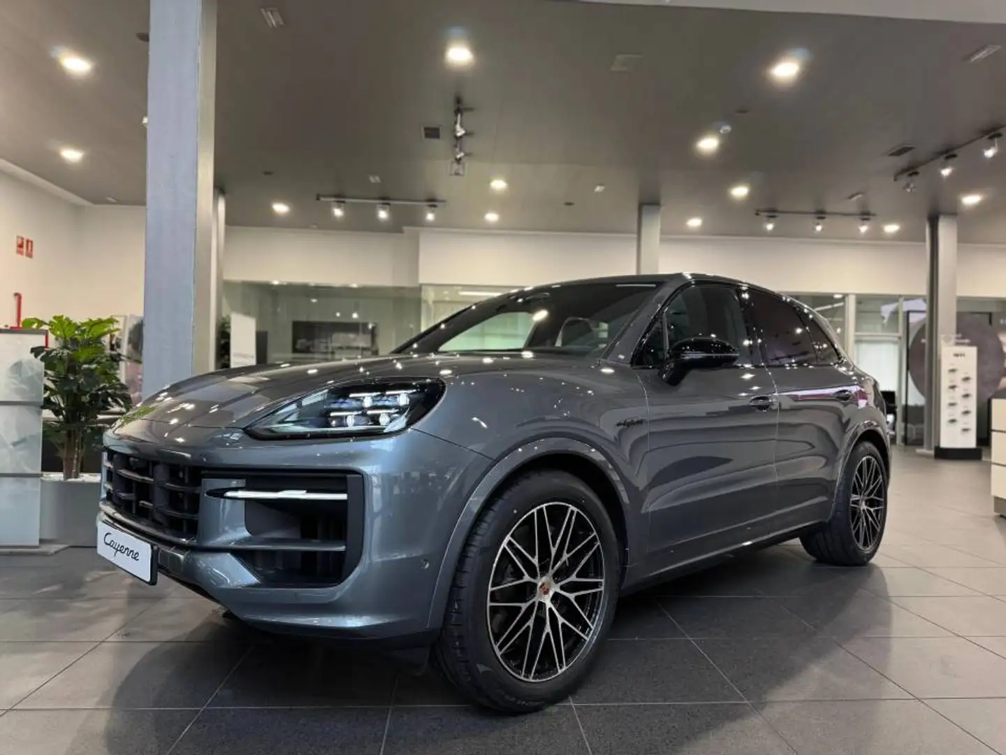 Porsche Cayenne E-Hybrid Black Edition Aut. Gris - 1