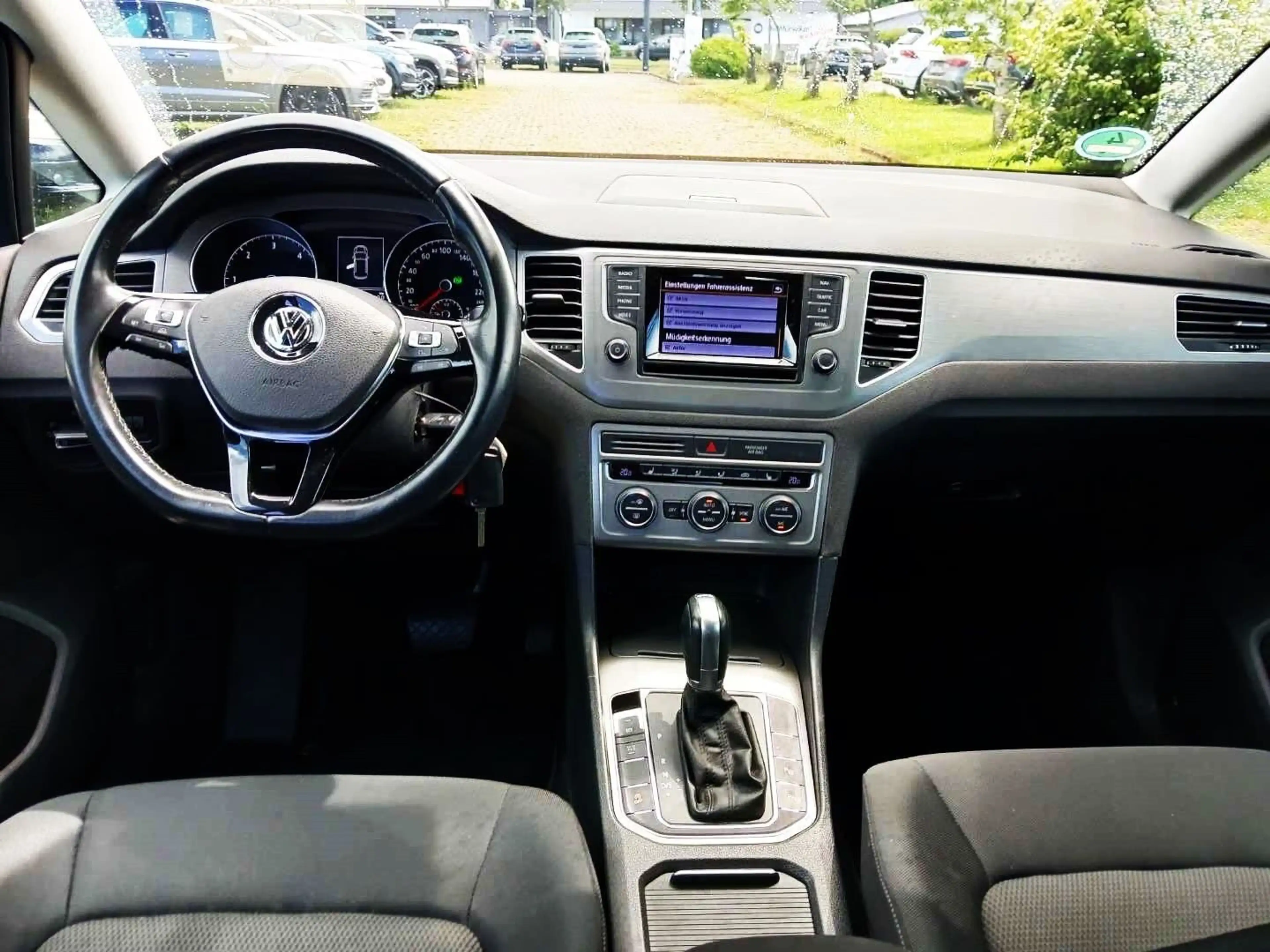 Volkswagen Golf Sportsvan 1.6 TDI DSG|AHK|ACC|1.HAND — photo 3