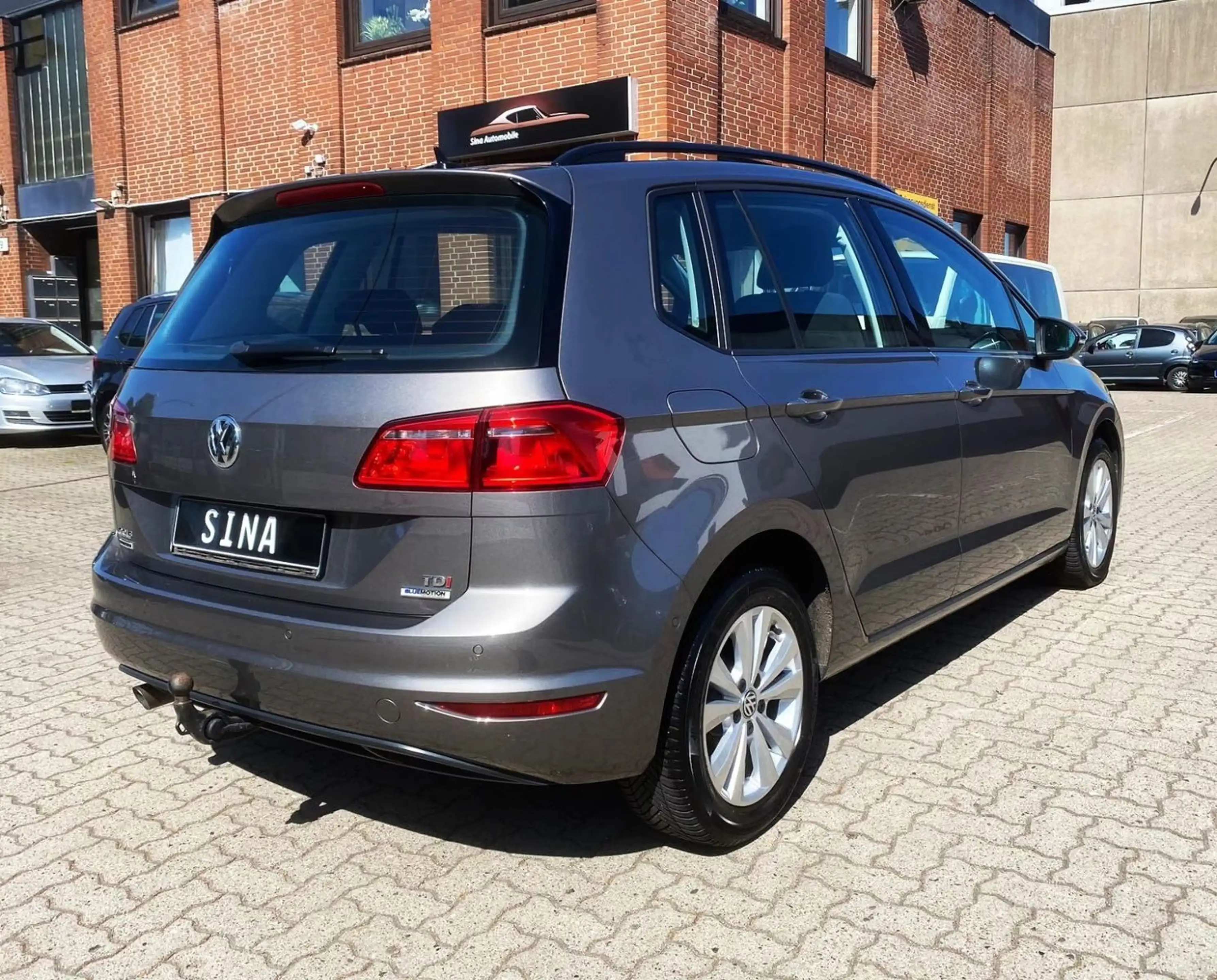 Volkswagen Golf Sportsvan 1.6 TDI DSG|AHK|ACC|1.HAND — photo 9