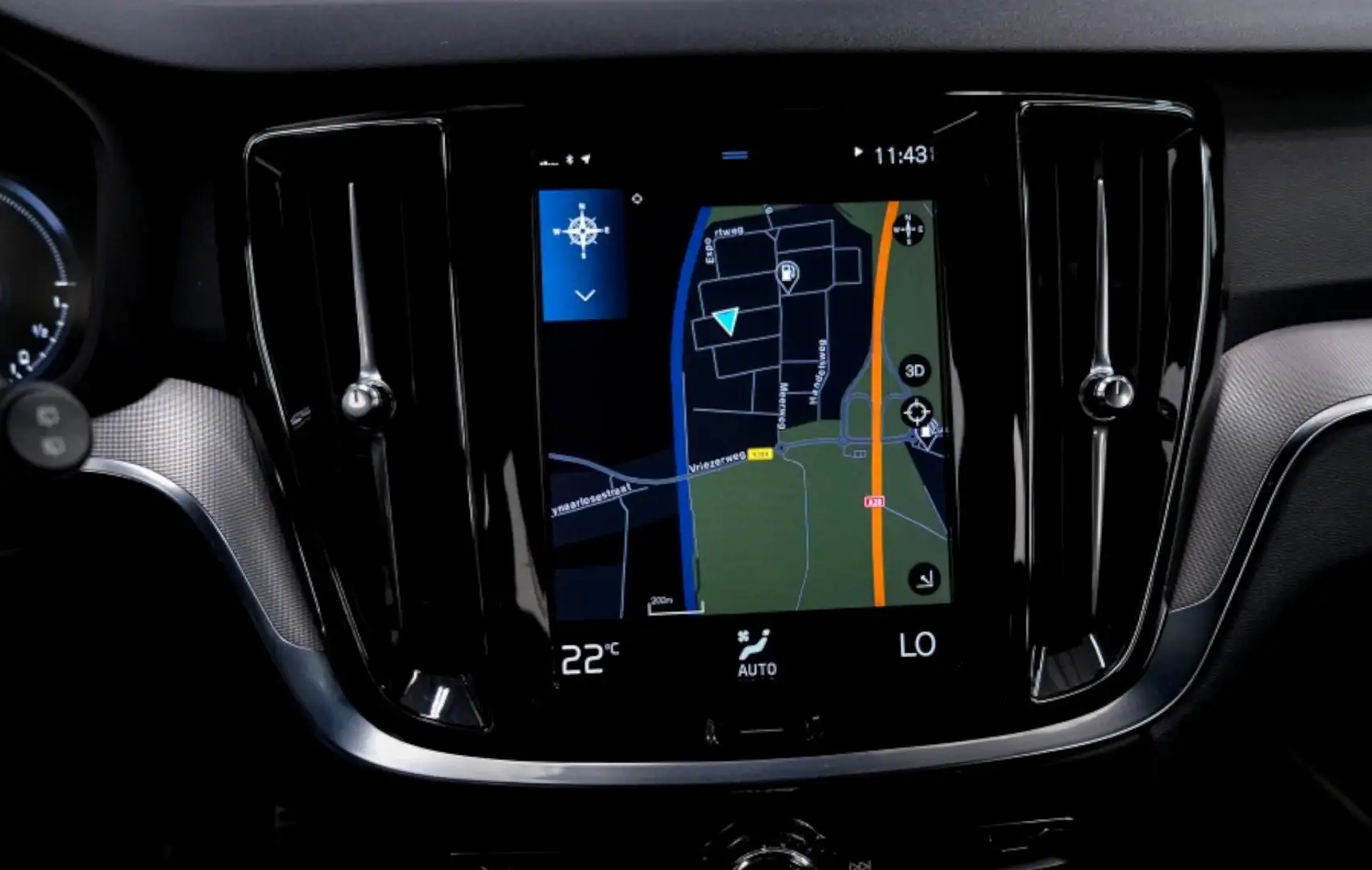 Volvo V60 2.0 T8 AWD 287kW/390pk Aut8 Recharge R-Design ADAP Weiß - 2